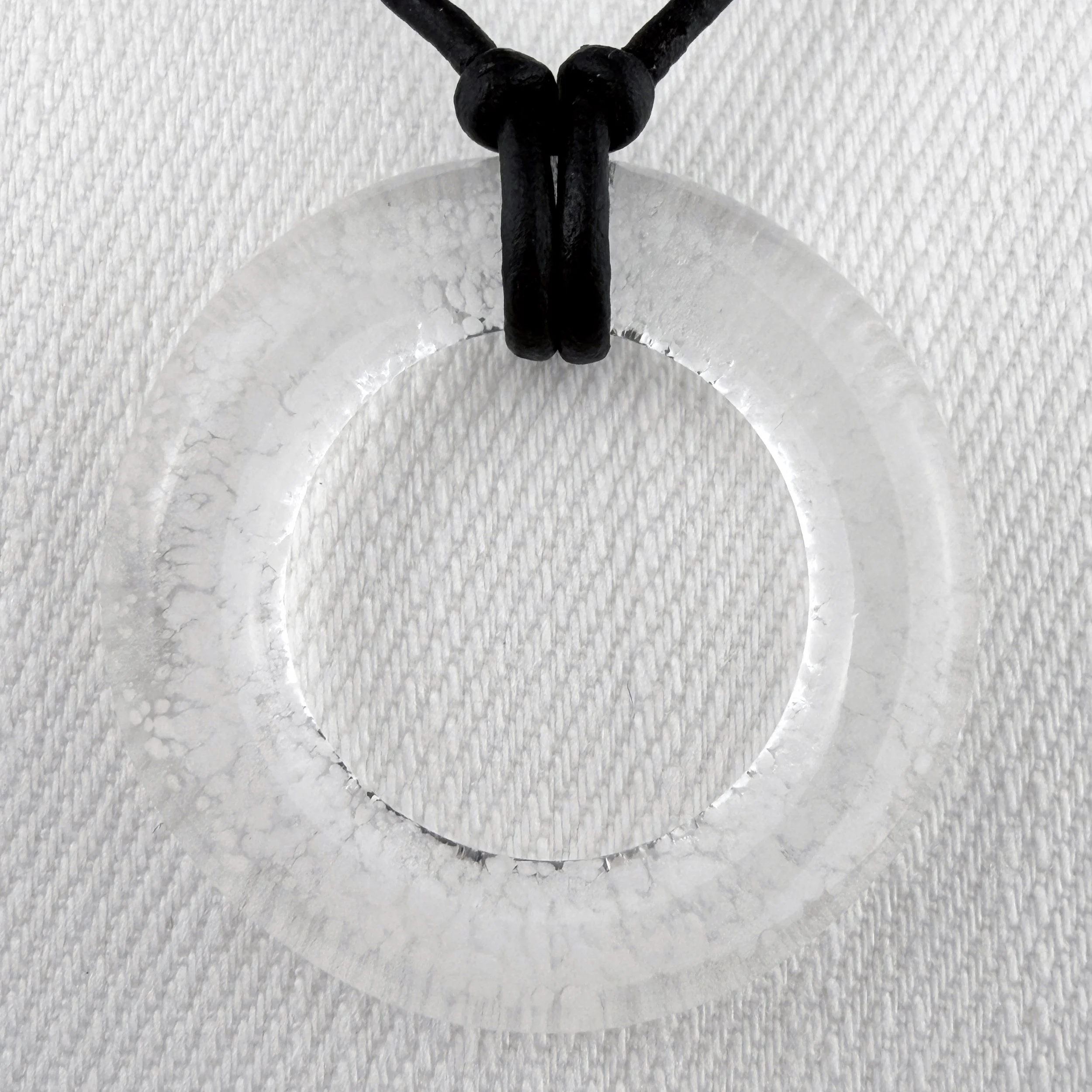 White Aureole Moyenne Pendant Necklace