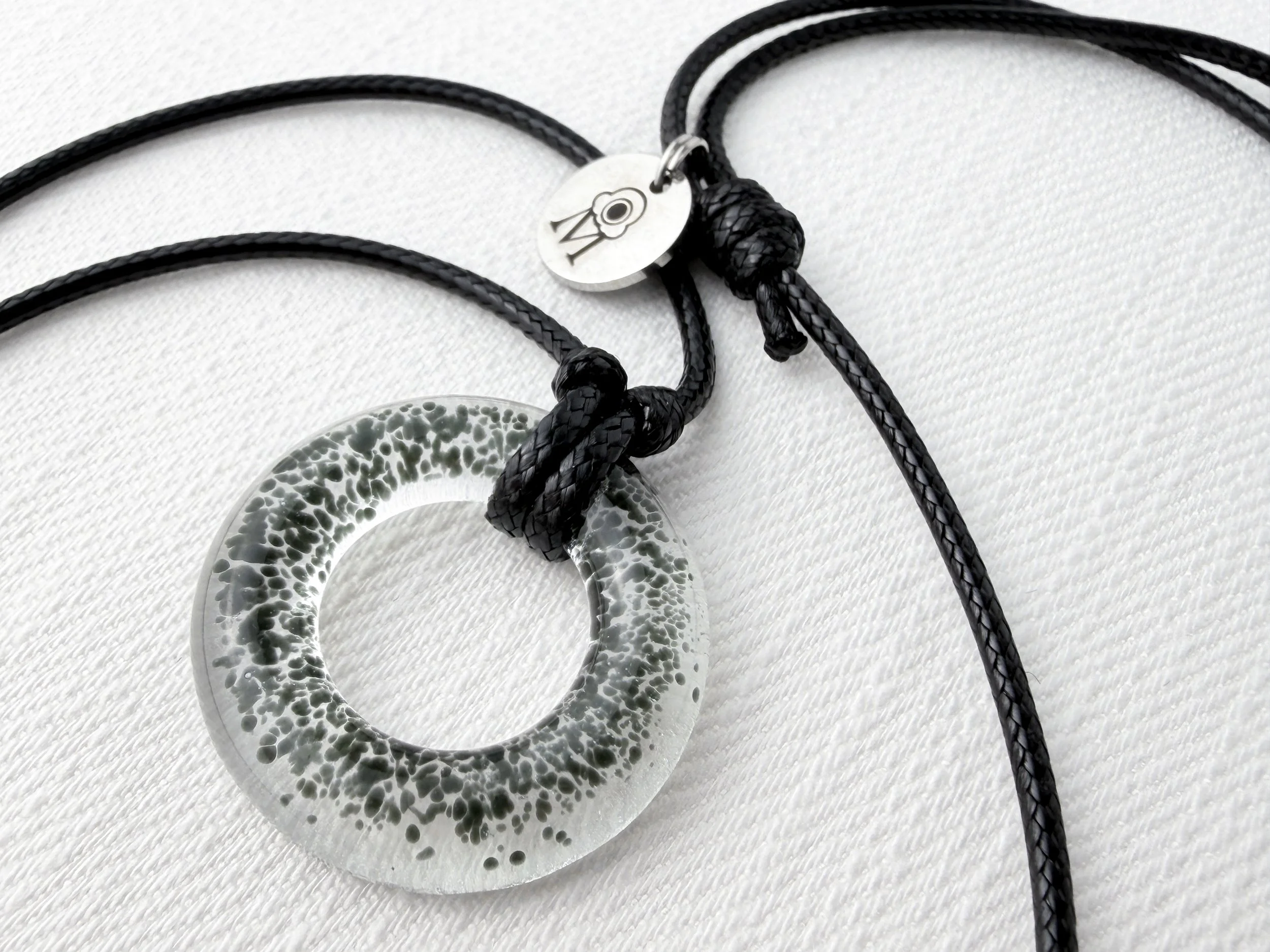 IMG_2631_BlackPetiteAureole_ProductDetail.jpg