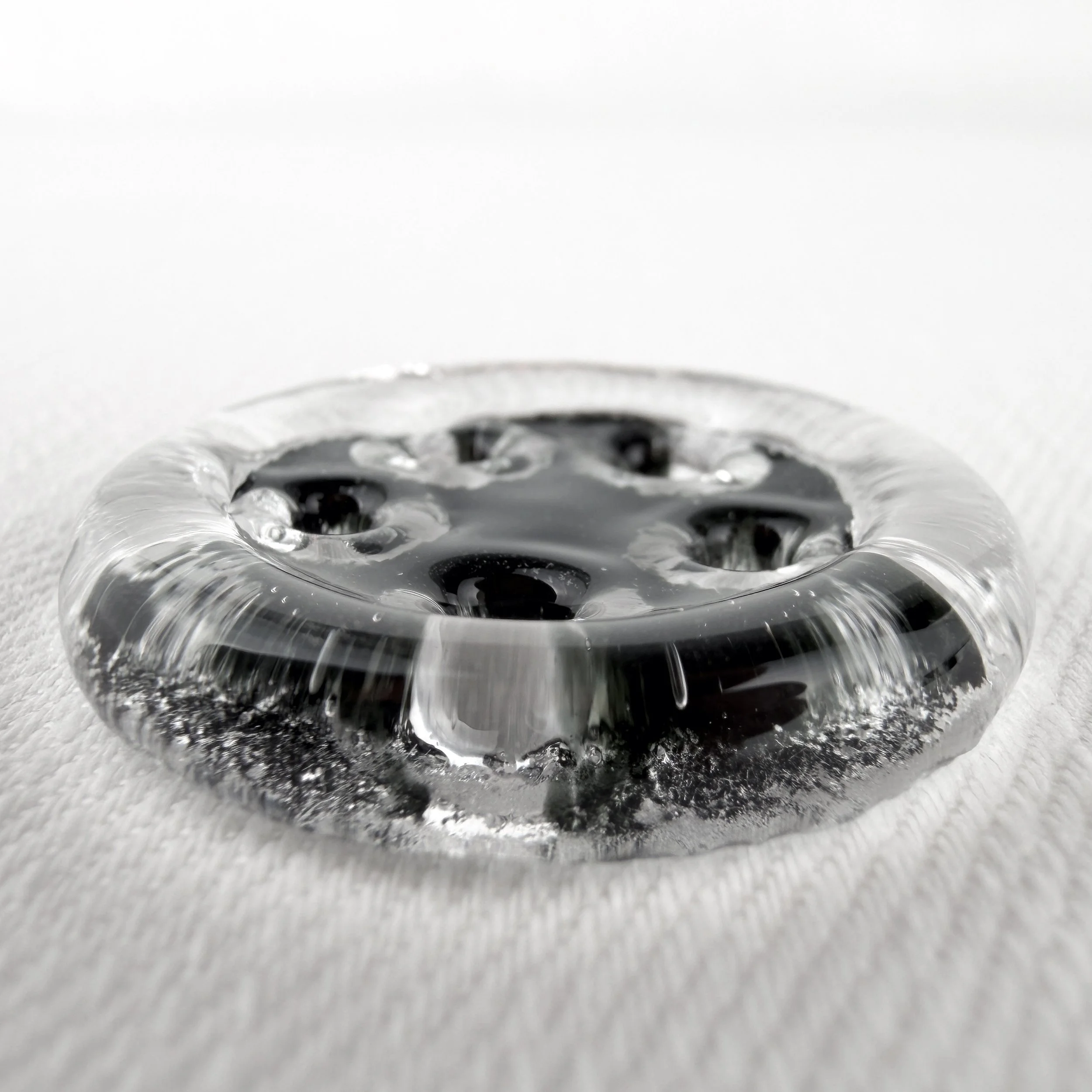 IMG_1002_EtoileBlack_ProductSideThickness.jpg