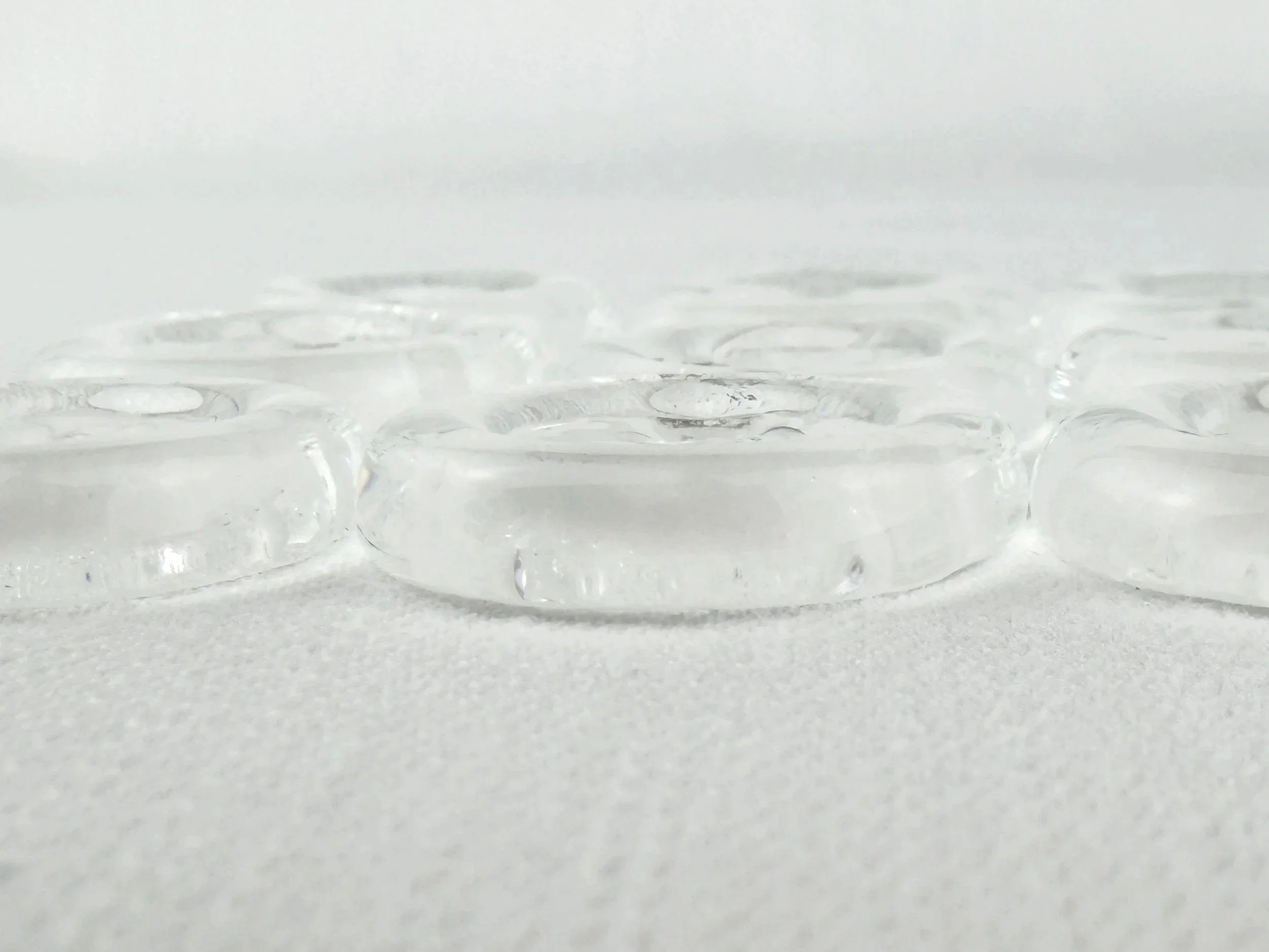 IMG_1118_BizuSleekWhite_ProductSideThickness.jpg