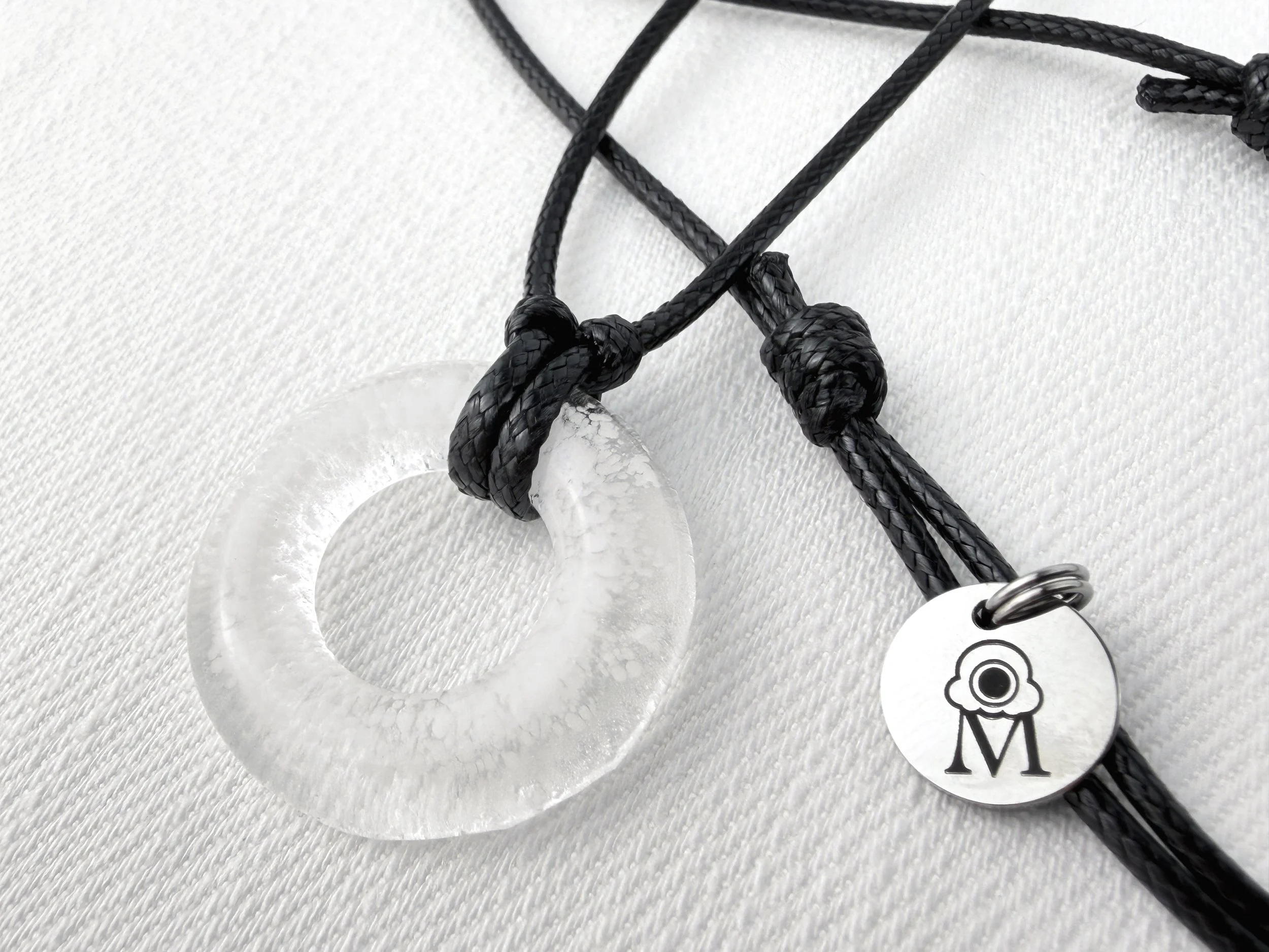 IMG_2614_WhitePetiteAureole_ProductDetail.jpg