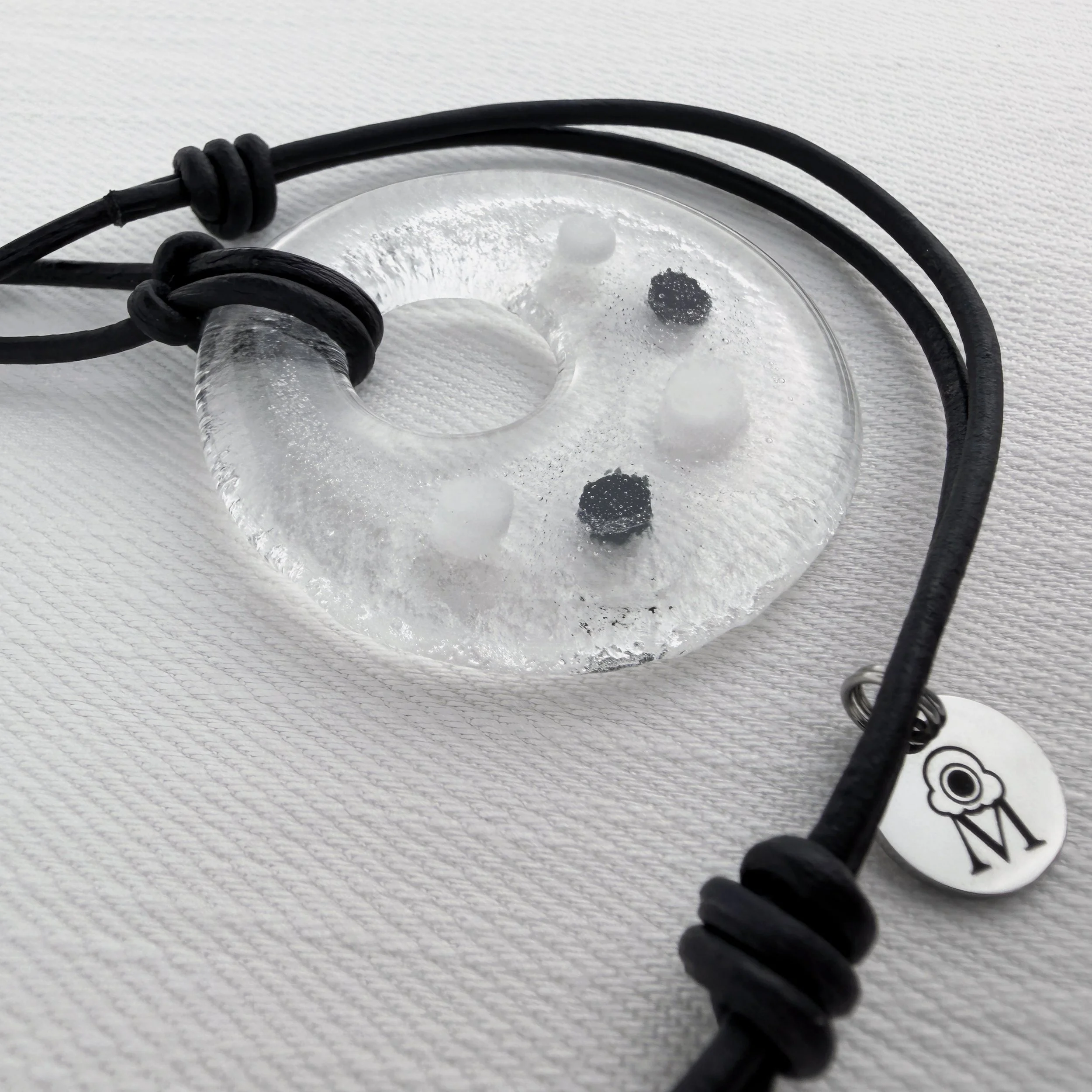 IMG_1193_MimiWhiteBlack_ProductSideCloseupDetail.jpg