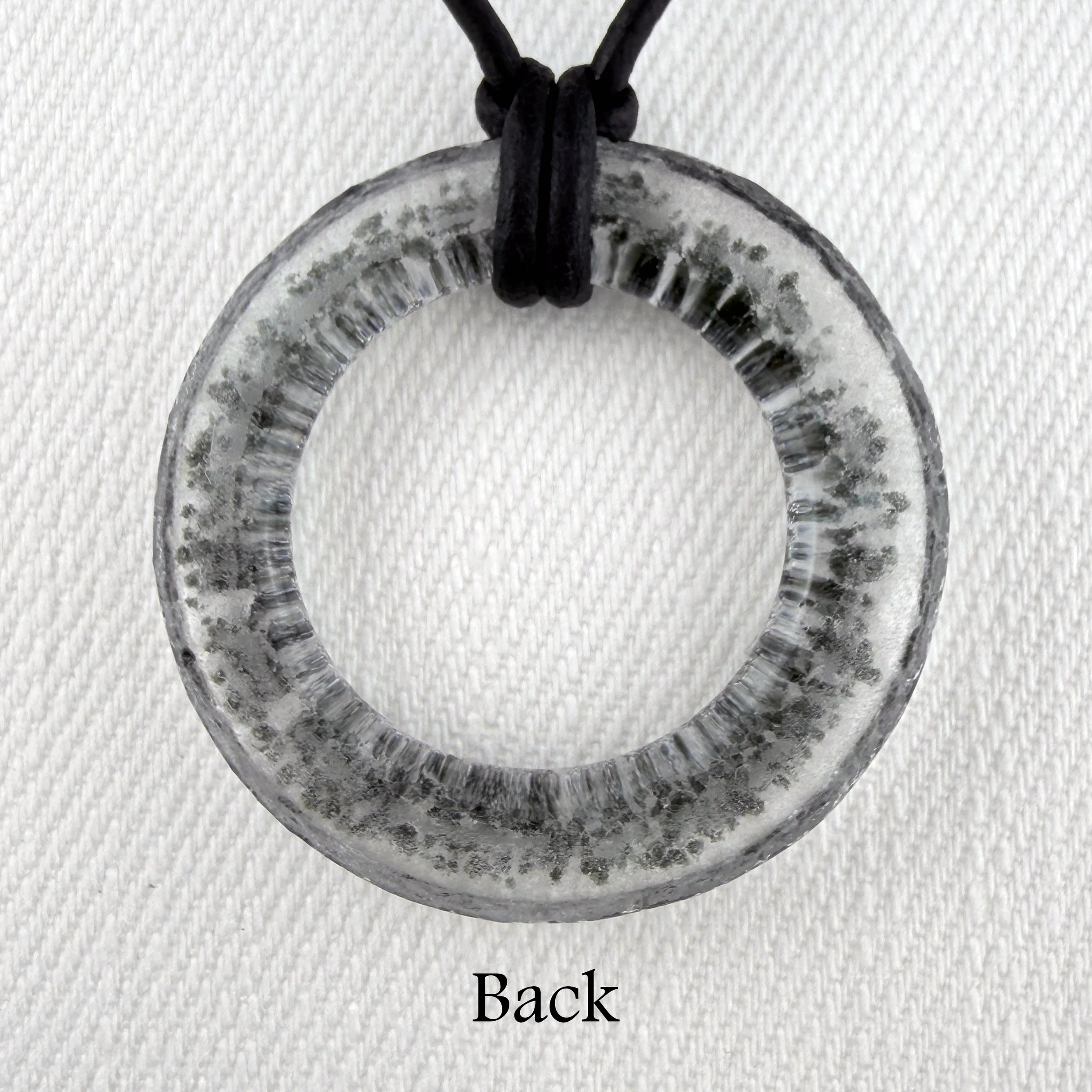 IMG_1828_AureoleMoyenneBlack_ProductBack.jpg