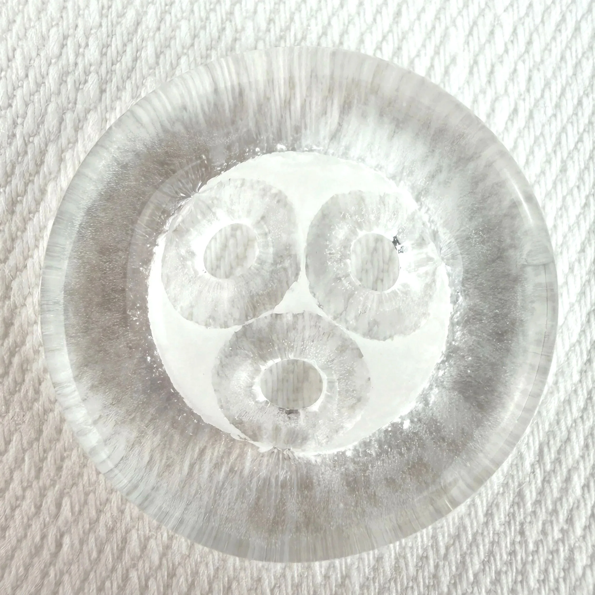 White Bizu Sleek Button