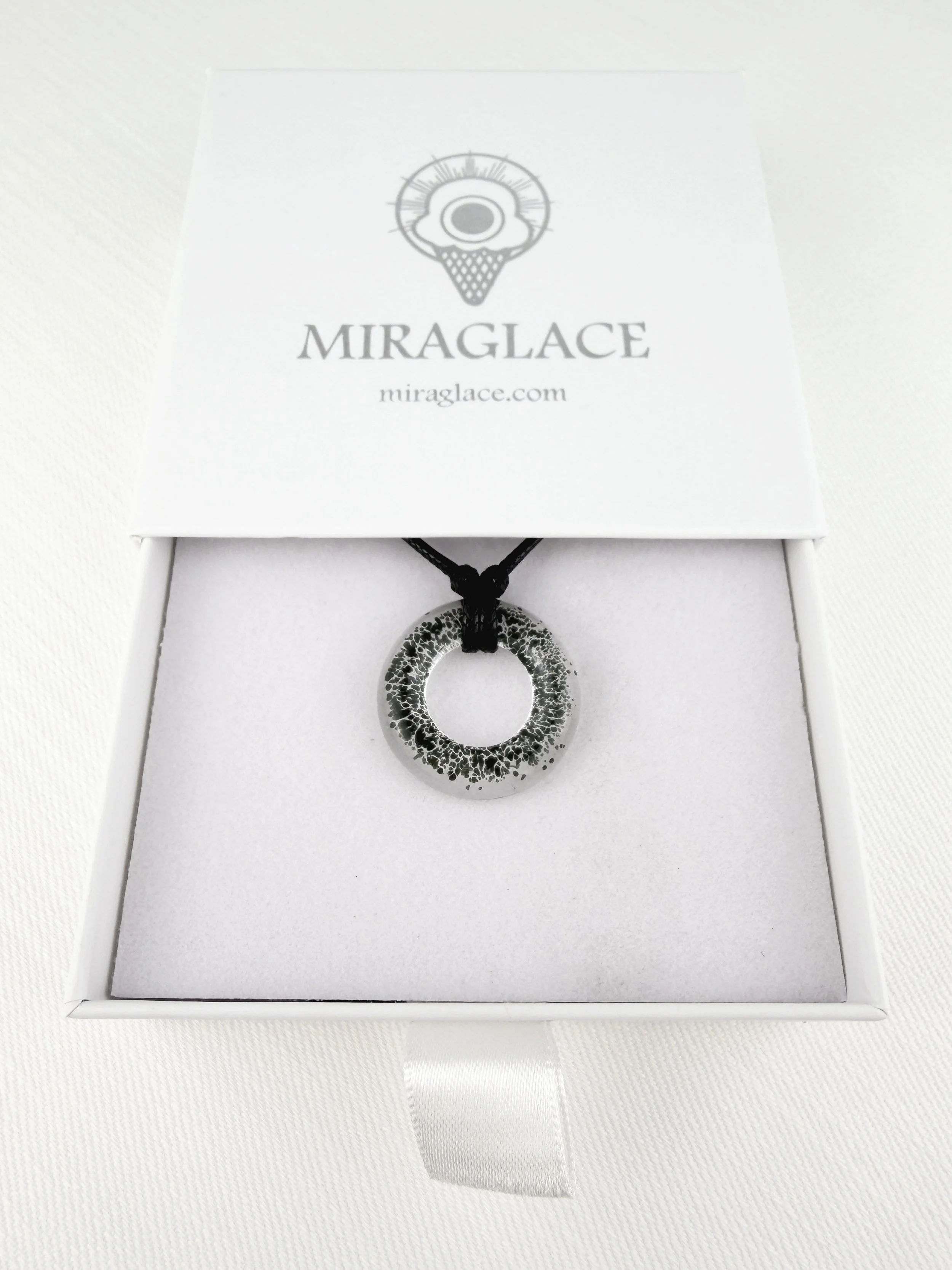 IMG_2826_BlackPetiteAureole_ProductBox.jpg