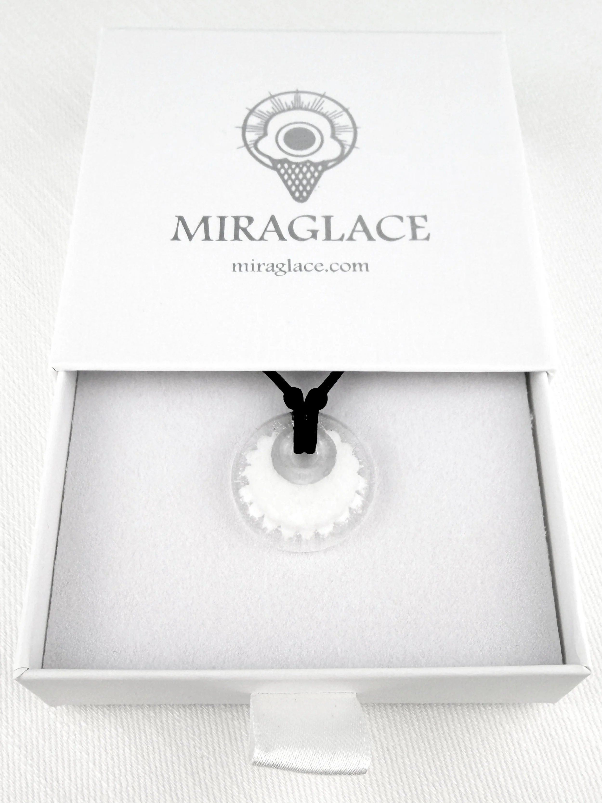 IMG_2088_LunaWhite_ProductBox.jpg
