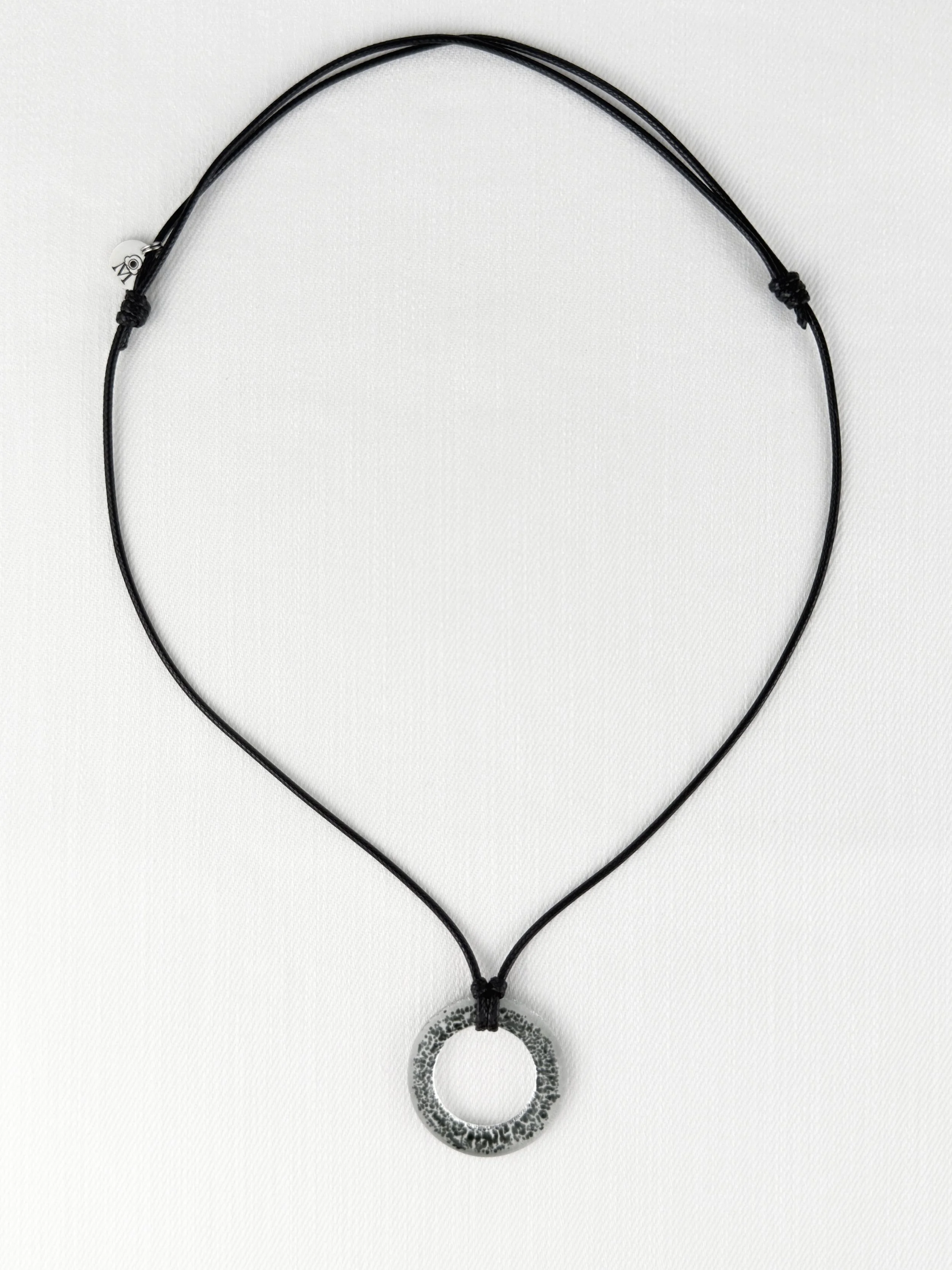 IMG_2648_BlackMoyenneAureole_ProductFull.jpg