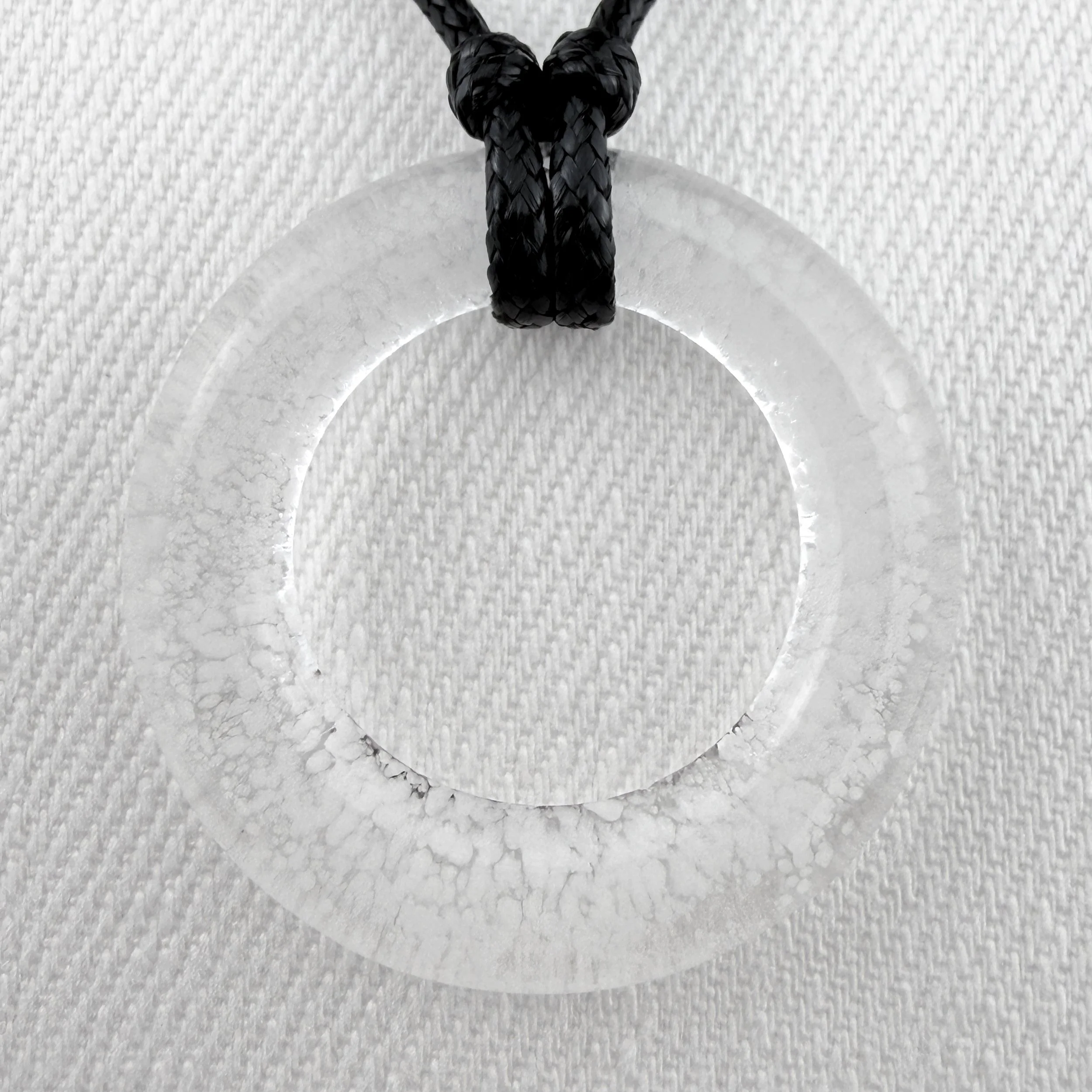 White Aureole Moyenne Pendant Necklace
