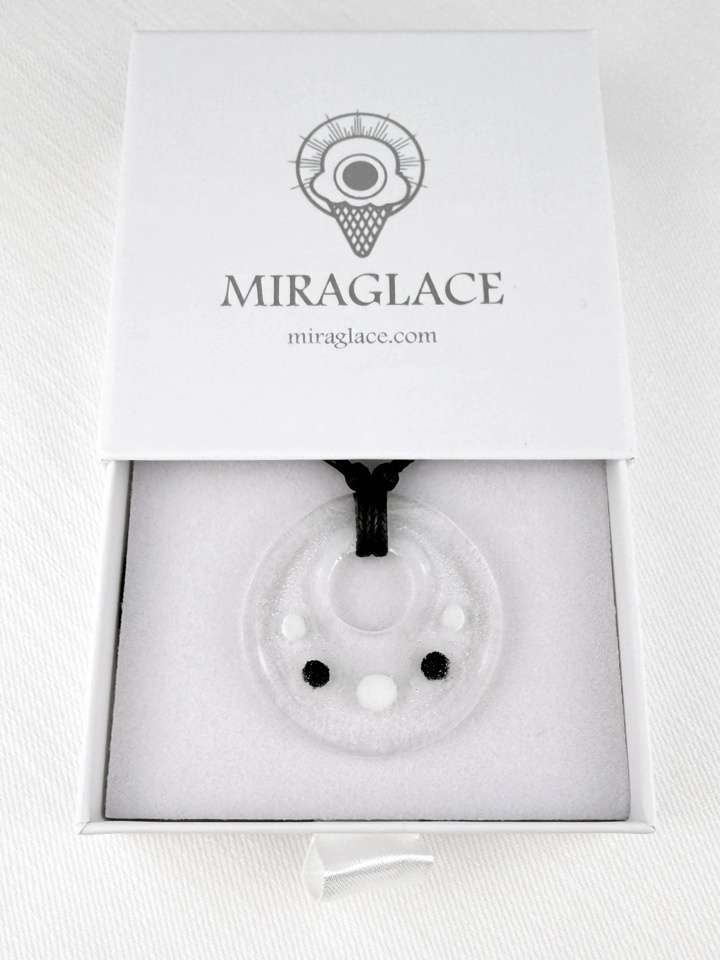 IMG_2809_WhiteMimi_ProductBox.jpg