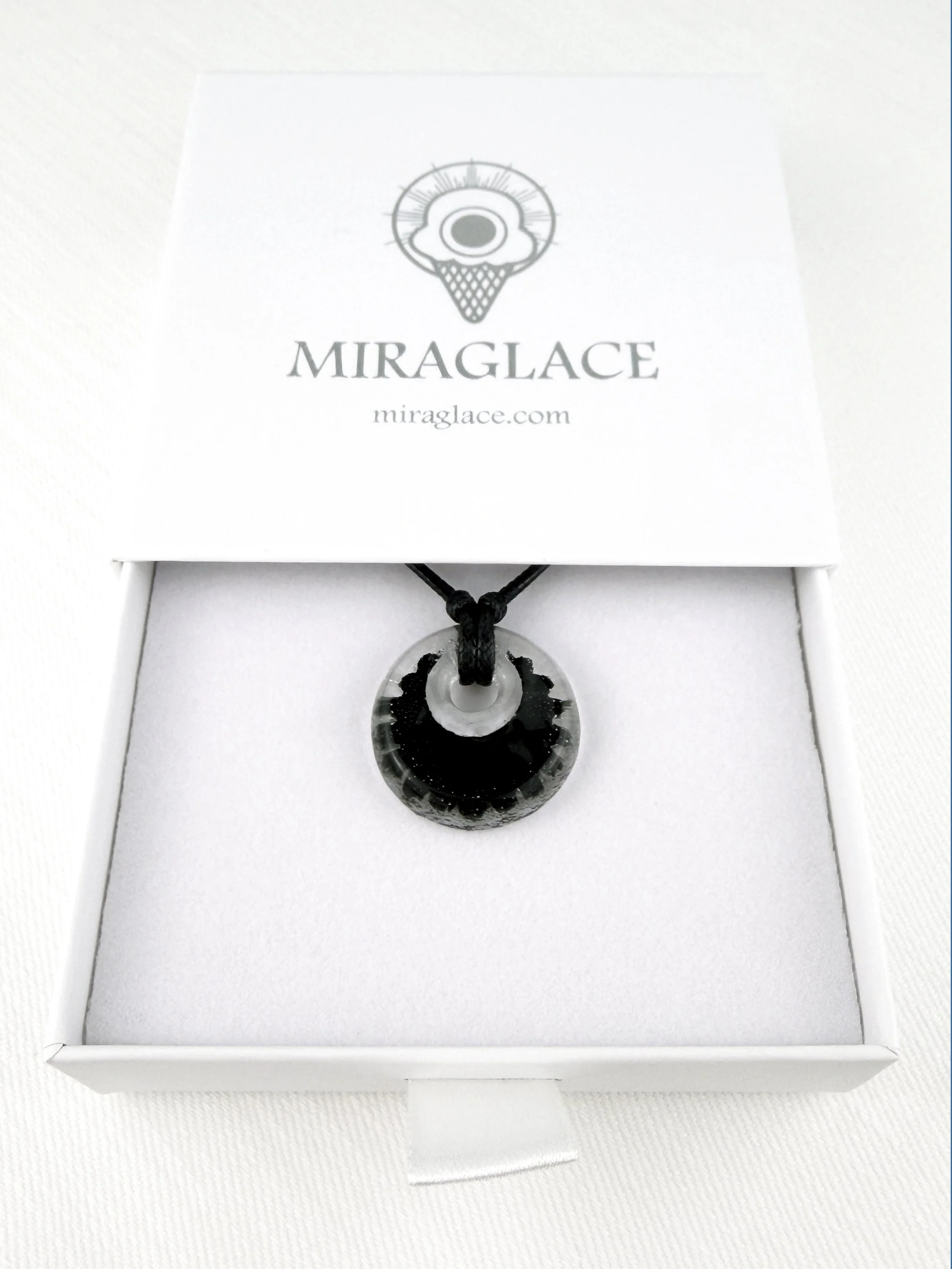 IMG_2786_BlackLuna_ProductBox.jpg