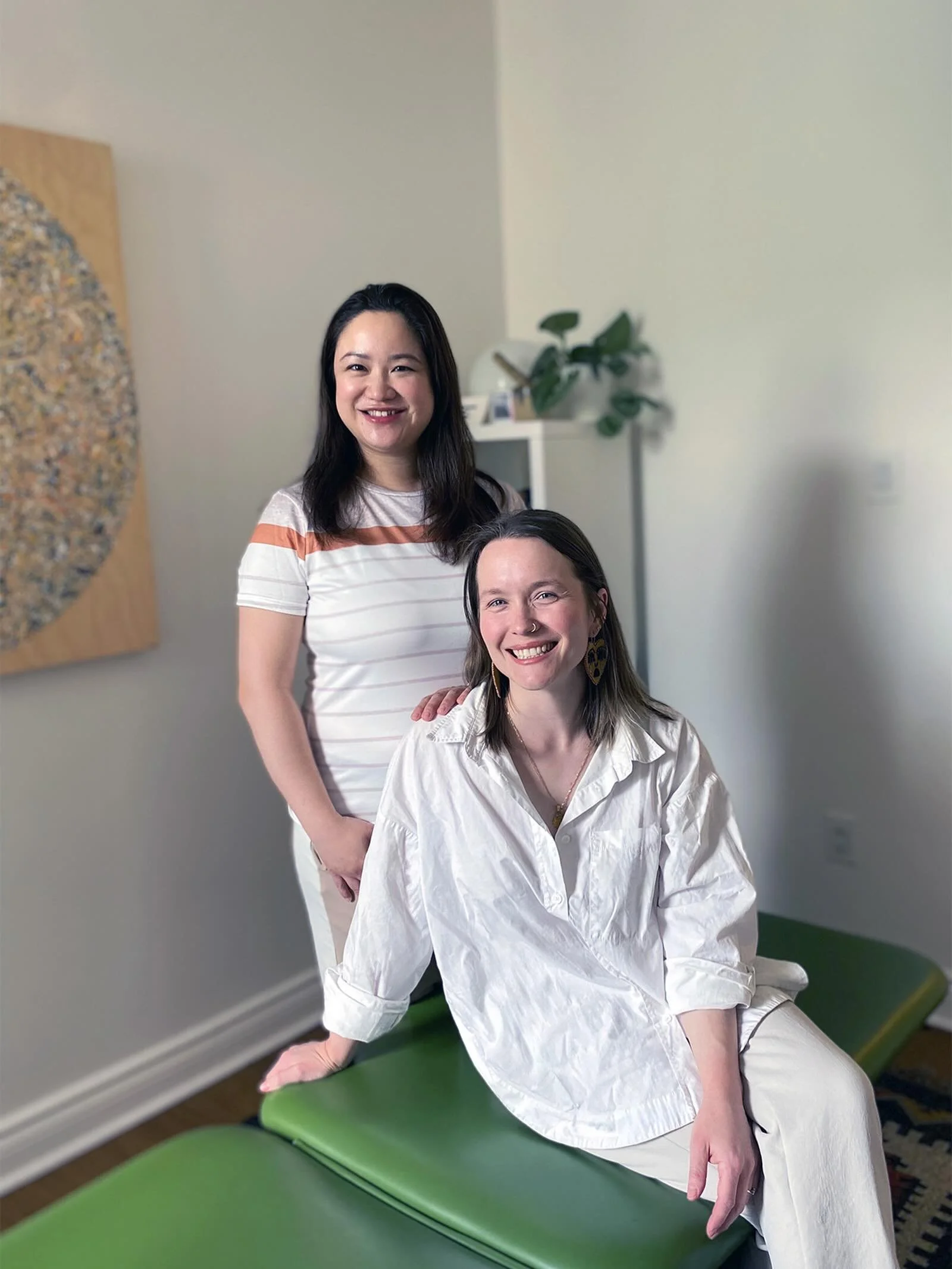 The Founders 👯&zwj;♀️
 &nbsp; ⠀⠀⠀⠀⠀⠀⠀⠀⠀⠀⠀⠀
Fascia Collective was created by Wensy Wong and Andie Poulin, who share a belief that thoughtful, hands-on care can create meaningful change in how people feel in their bodies and lives. Together they manag