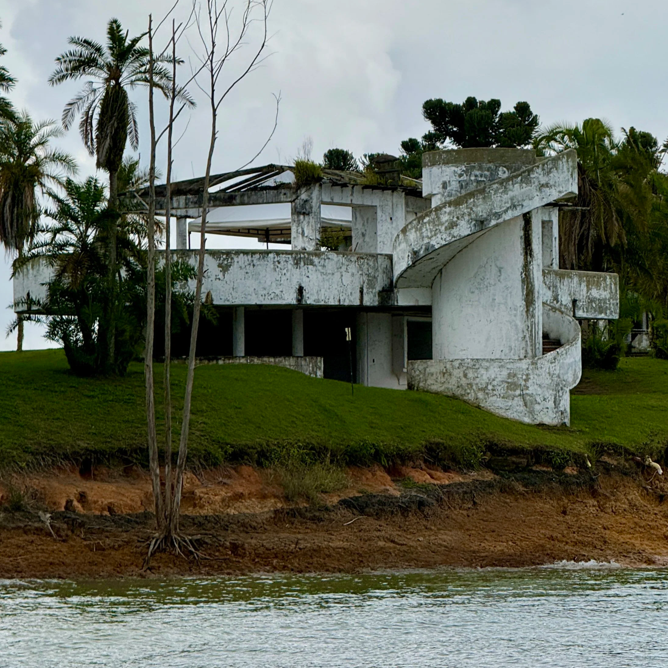 La Manuela, the old estate of Pablo Escobar that was bombed in 1993