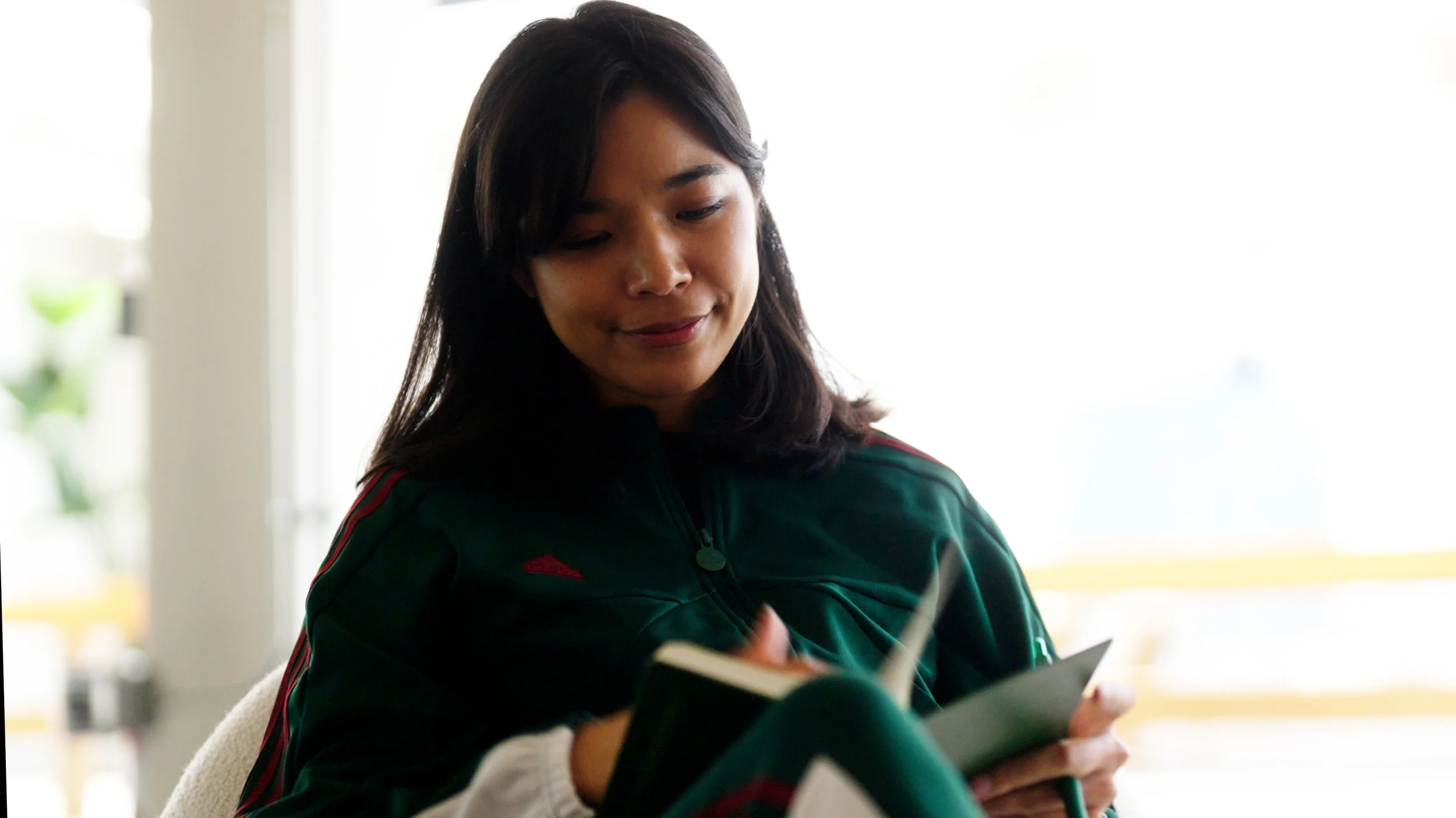 reel short.00_00_07_10.Still007.jpg