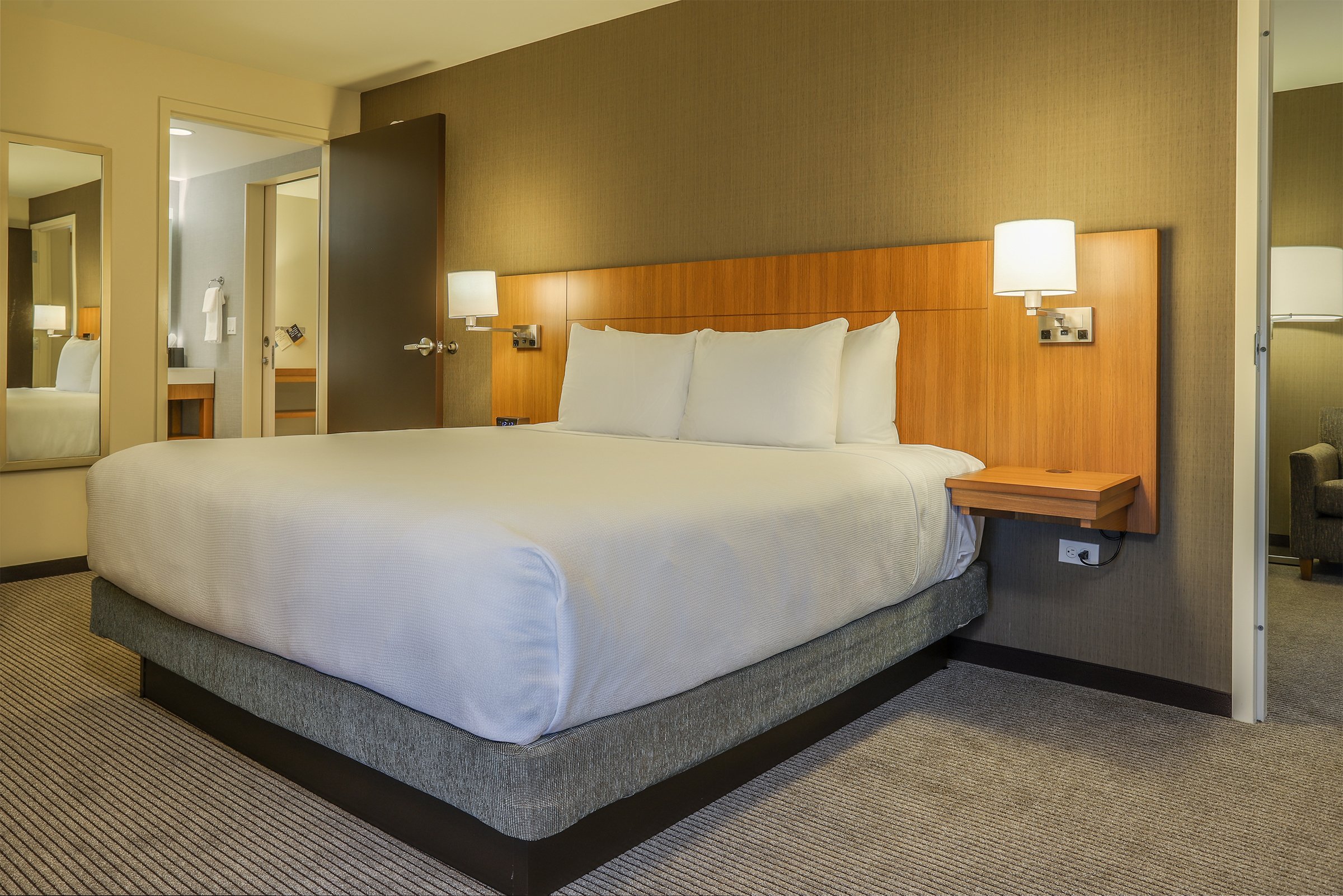suite bed 2.jpg