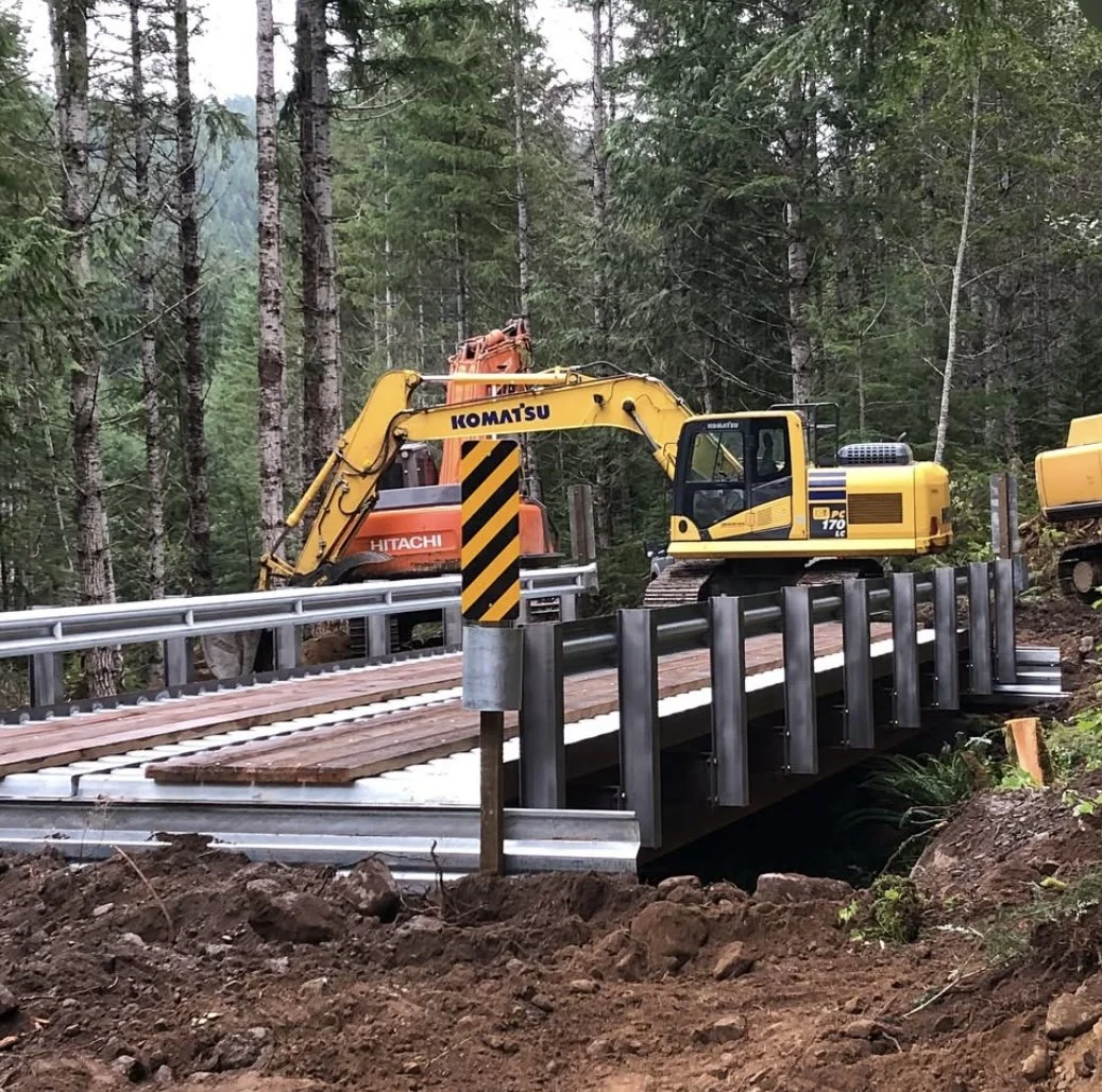Bridge install in progress on Timberland Road Project