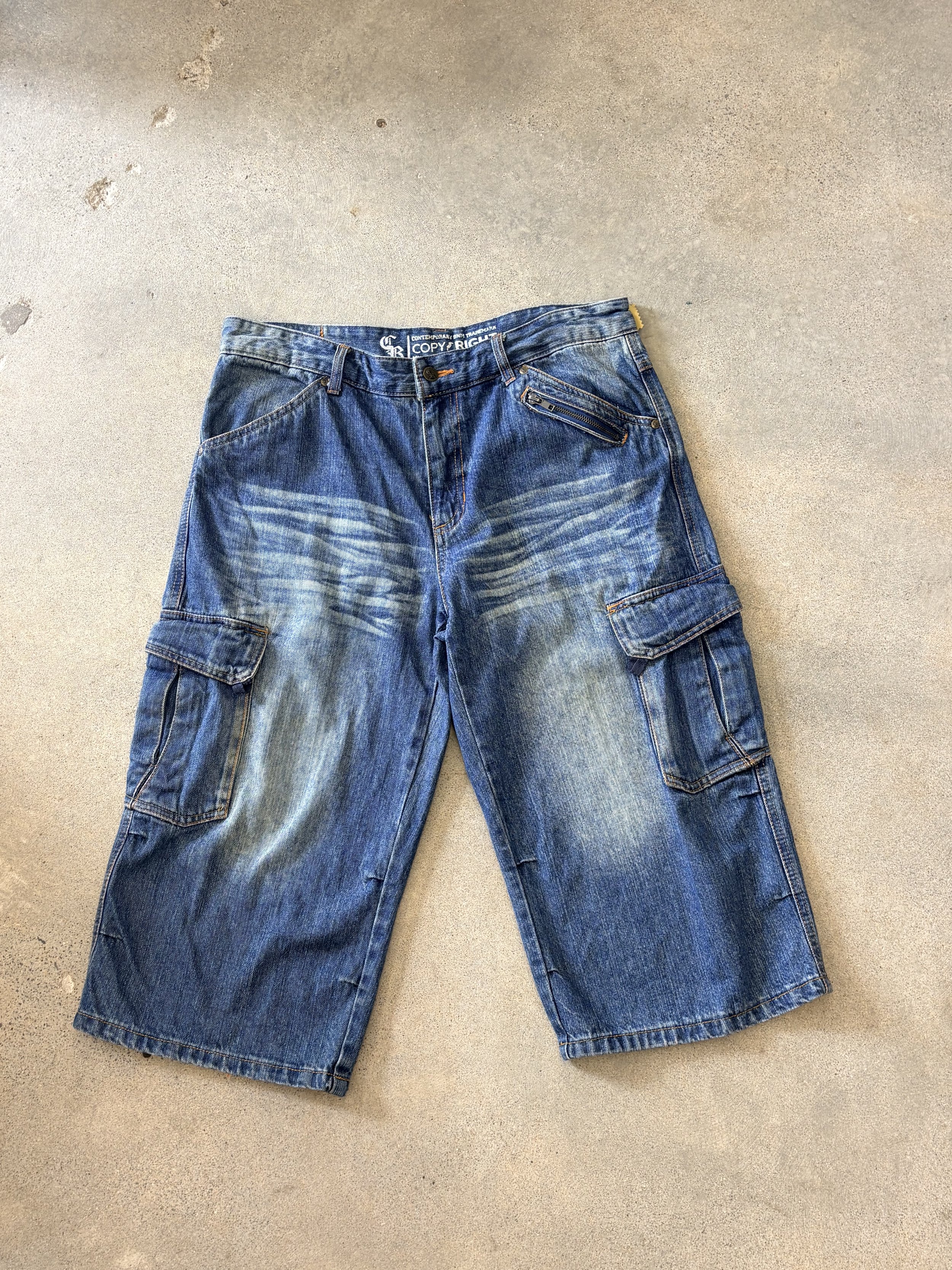 Copy Right Y2K jorts
