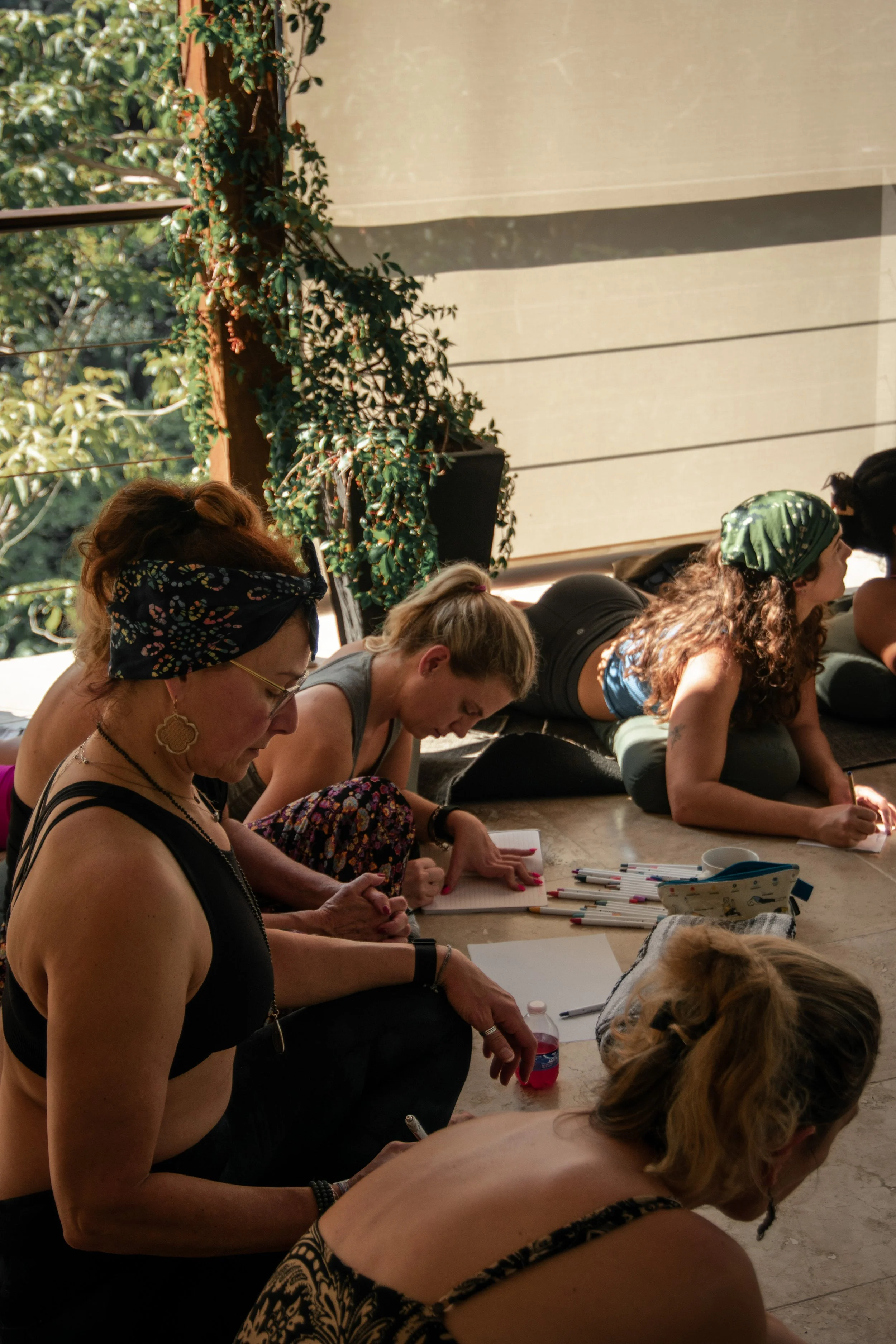 BEYOND 4-10 DIC-78.jpg