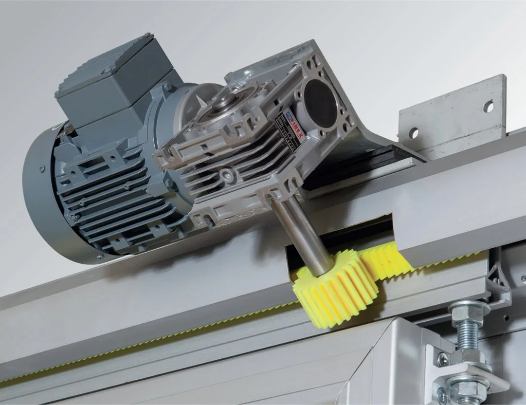 Motorized Drive Mechanism for Industrial Cold Room Doors - Teknotes Group