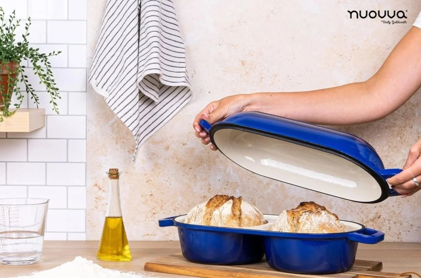 Dutch Oven for Sourdough Bread Baking — Enamelled Cast Iron
