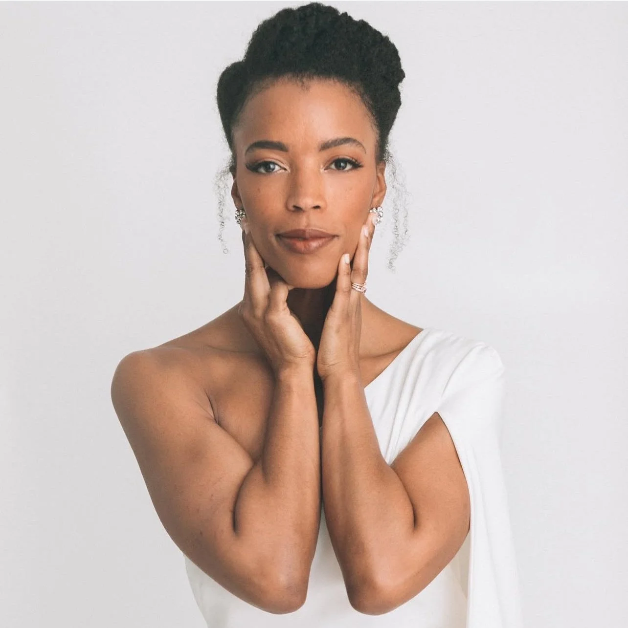 Samantha Farrow - Portrait 1.jpg