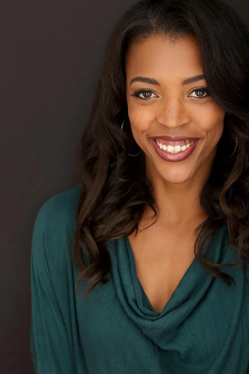 Samantha Farrow - Green Headshot 2.jpg