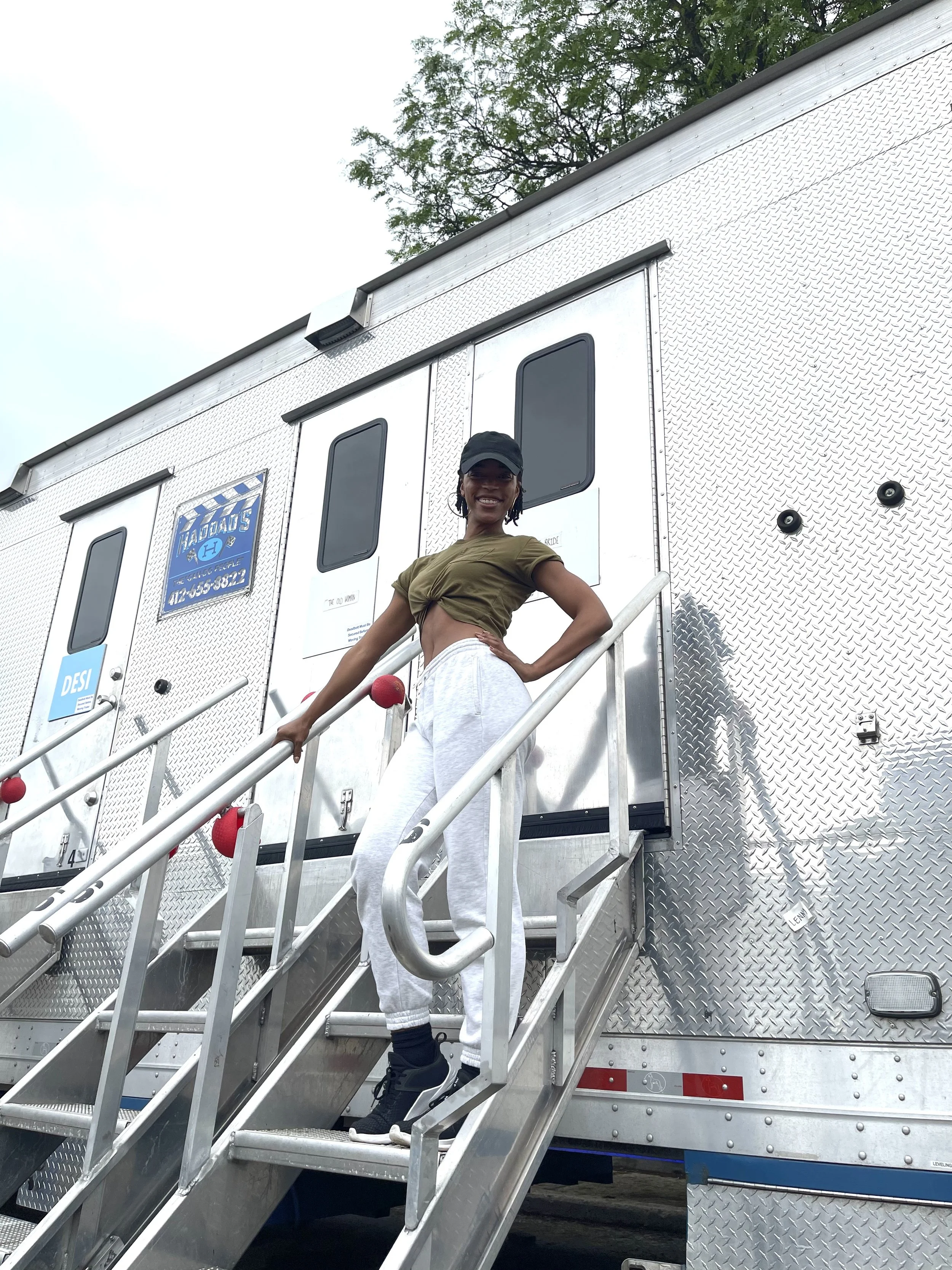 Samantha is frequently on set for film and tv, with credits including THE GILDED AGE, SEVERANCE, and DIRTY DANCING.