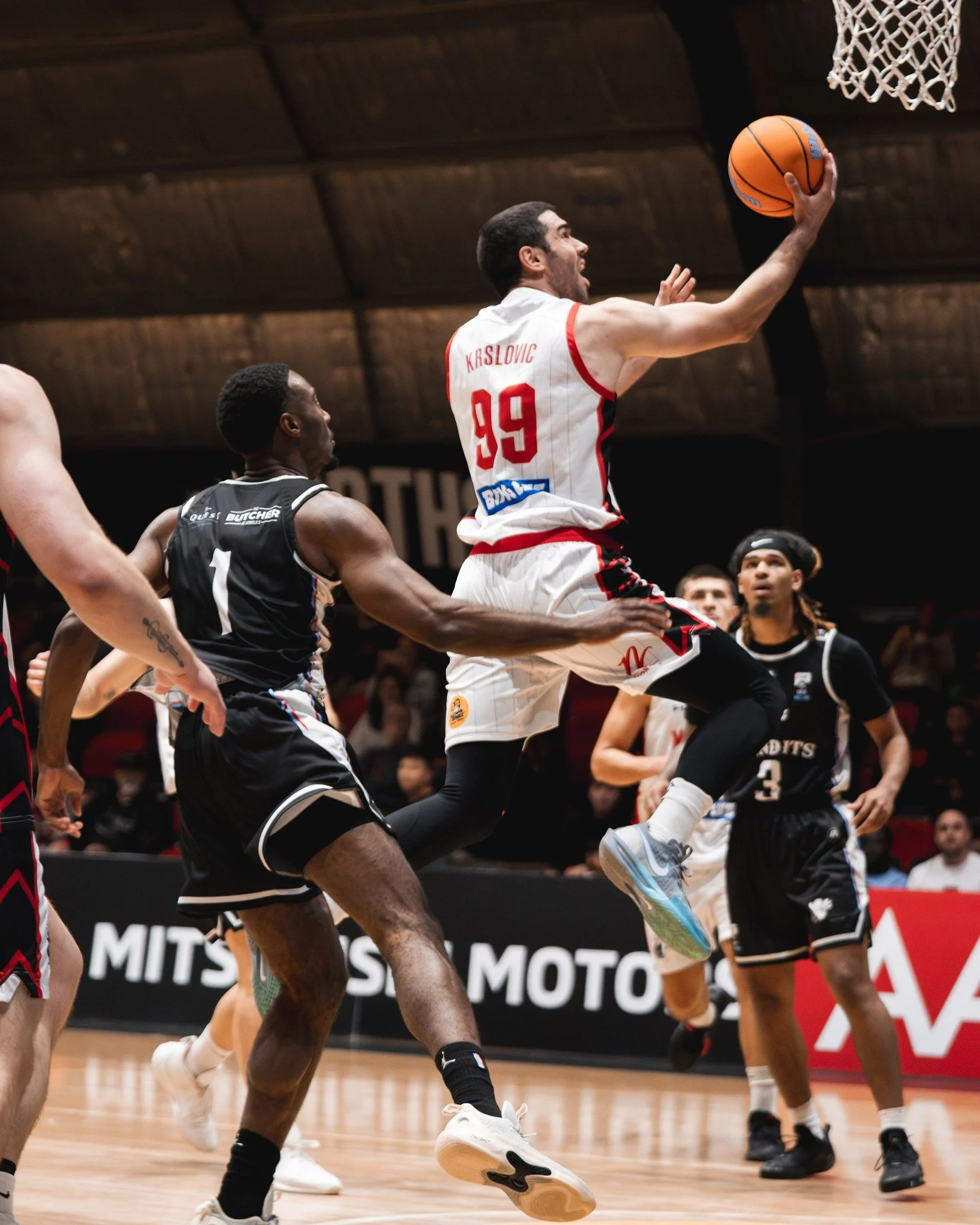 Fabijian Krslovic makes a shot at NBL1 home game in the Cave.
