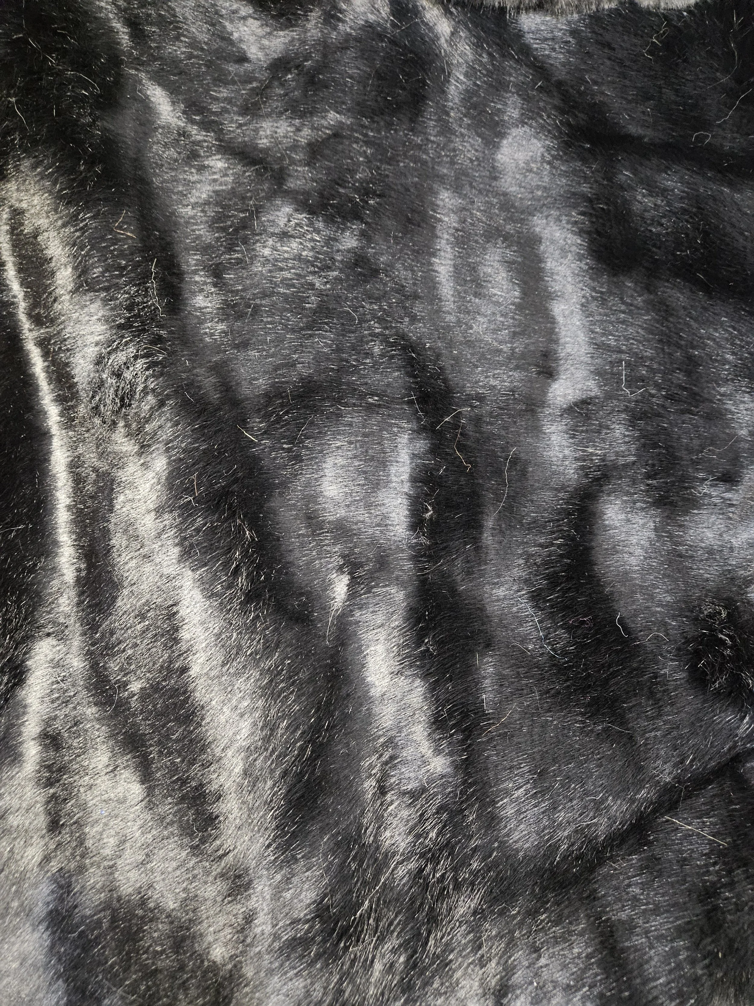 Black Short Pile - Soft