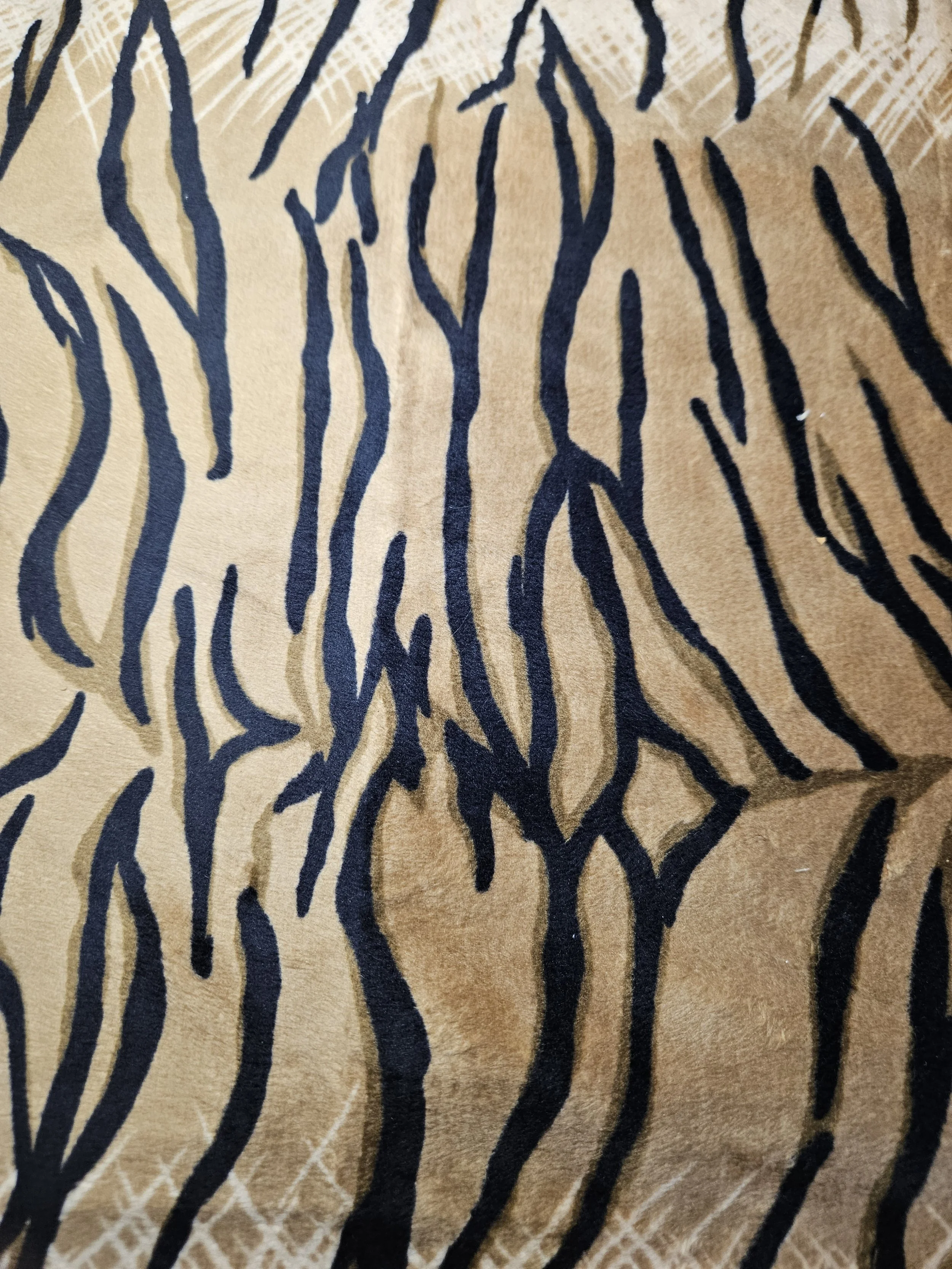Striped Wide Tiger Plush - Small Pieces