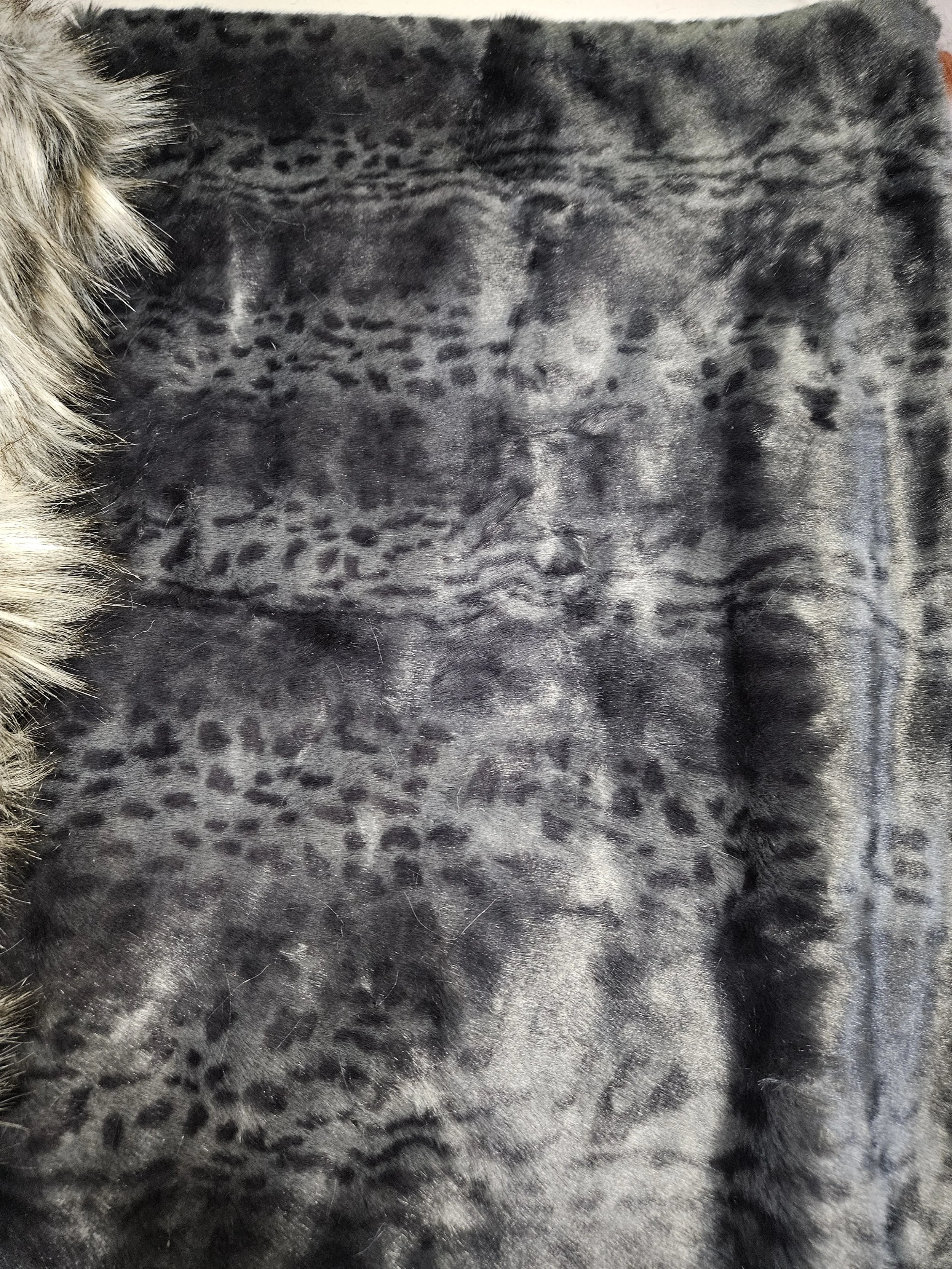 Seal/Grey