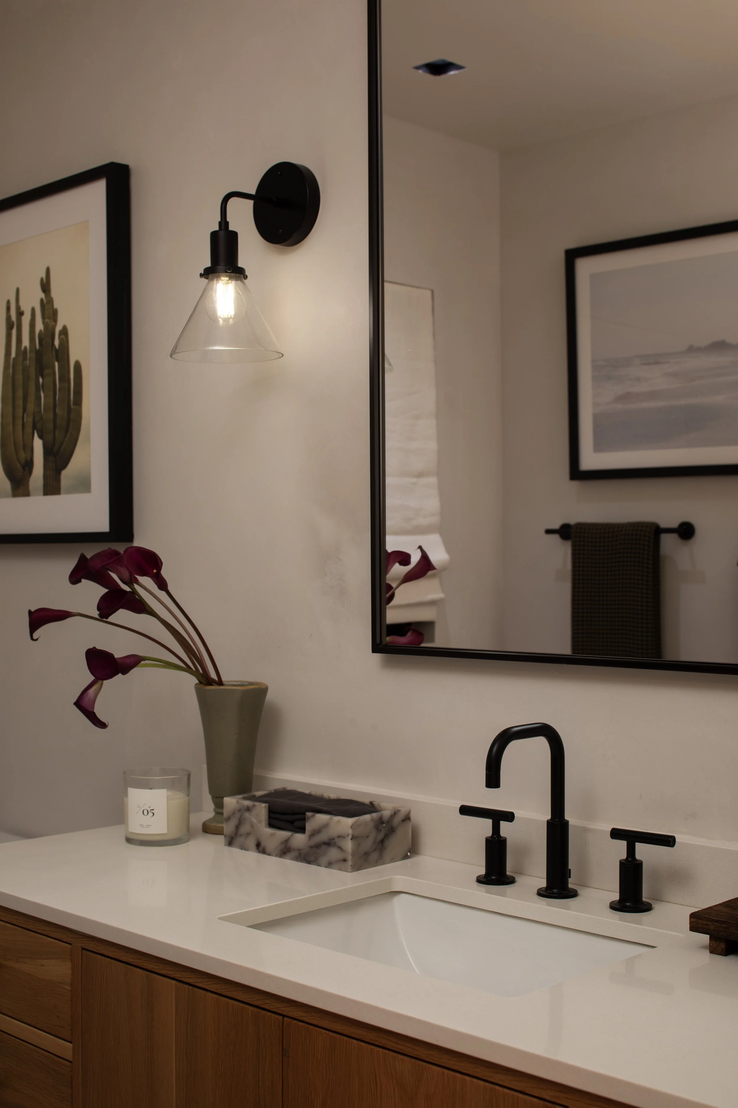 KyleenKopelson_MarineSt_MeghanBob_PowderRoom_HR.jpg