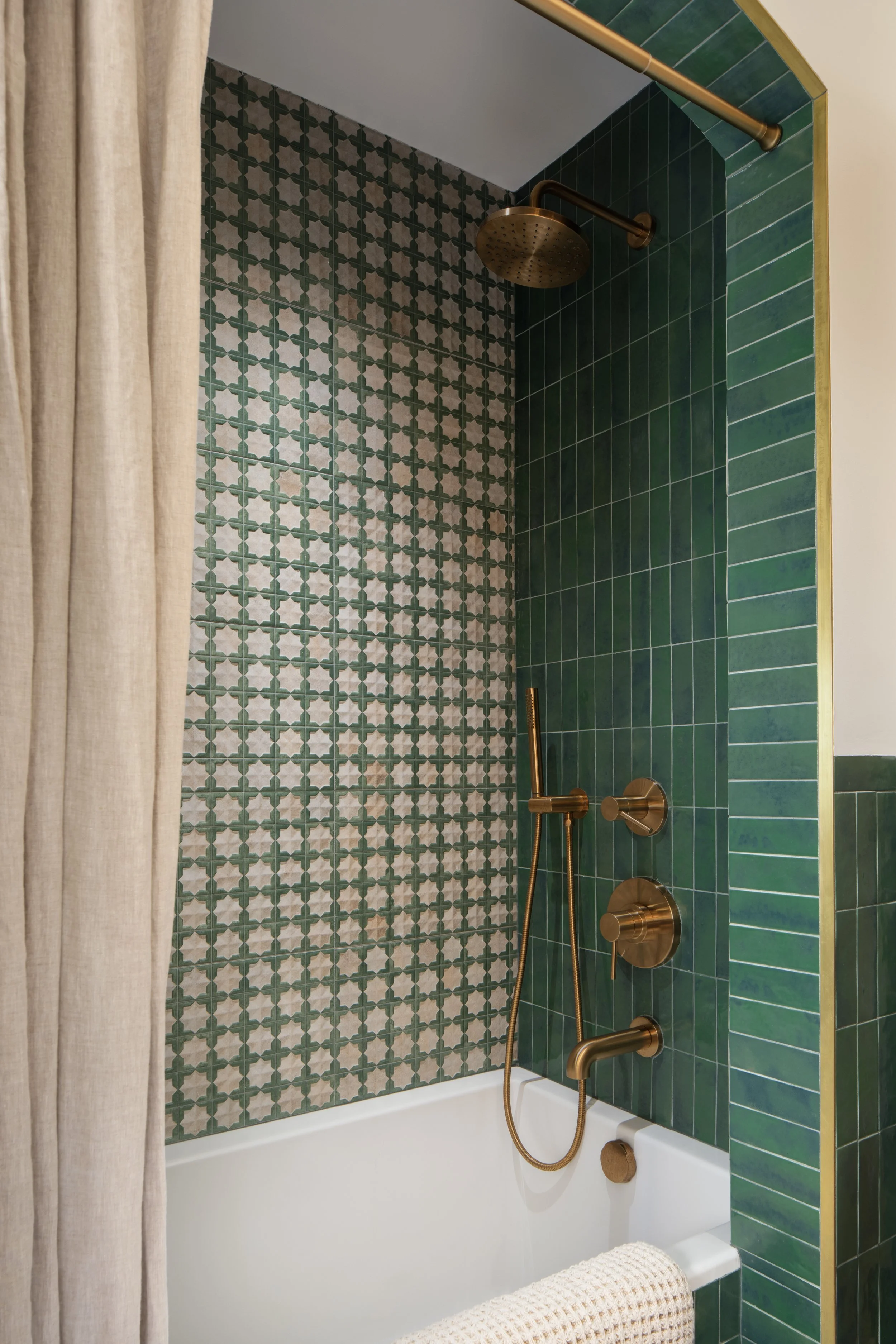 KyleenKopelson_MarineSt_MeghanBob_KidsBathShower_V2_HR.jpg