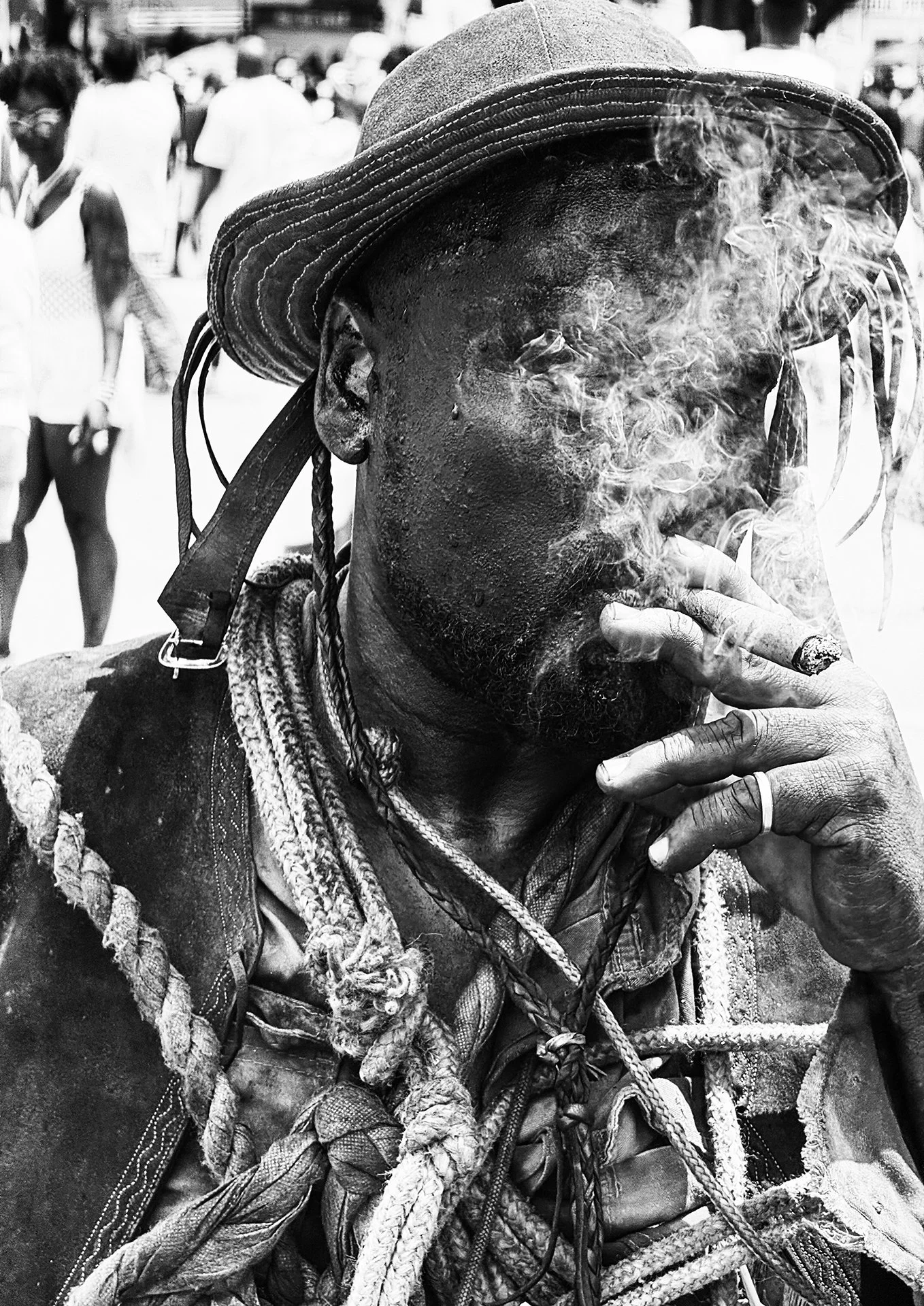 3 - HOMEM FUMANDO .jpg