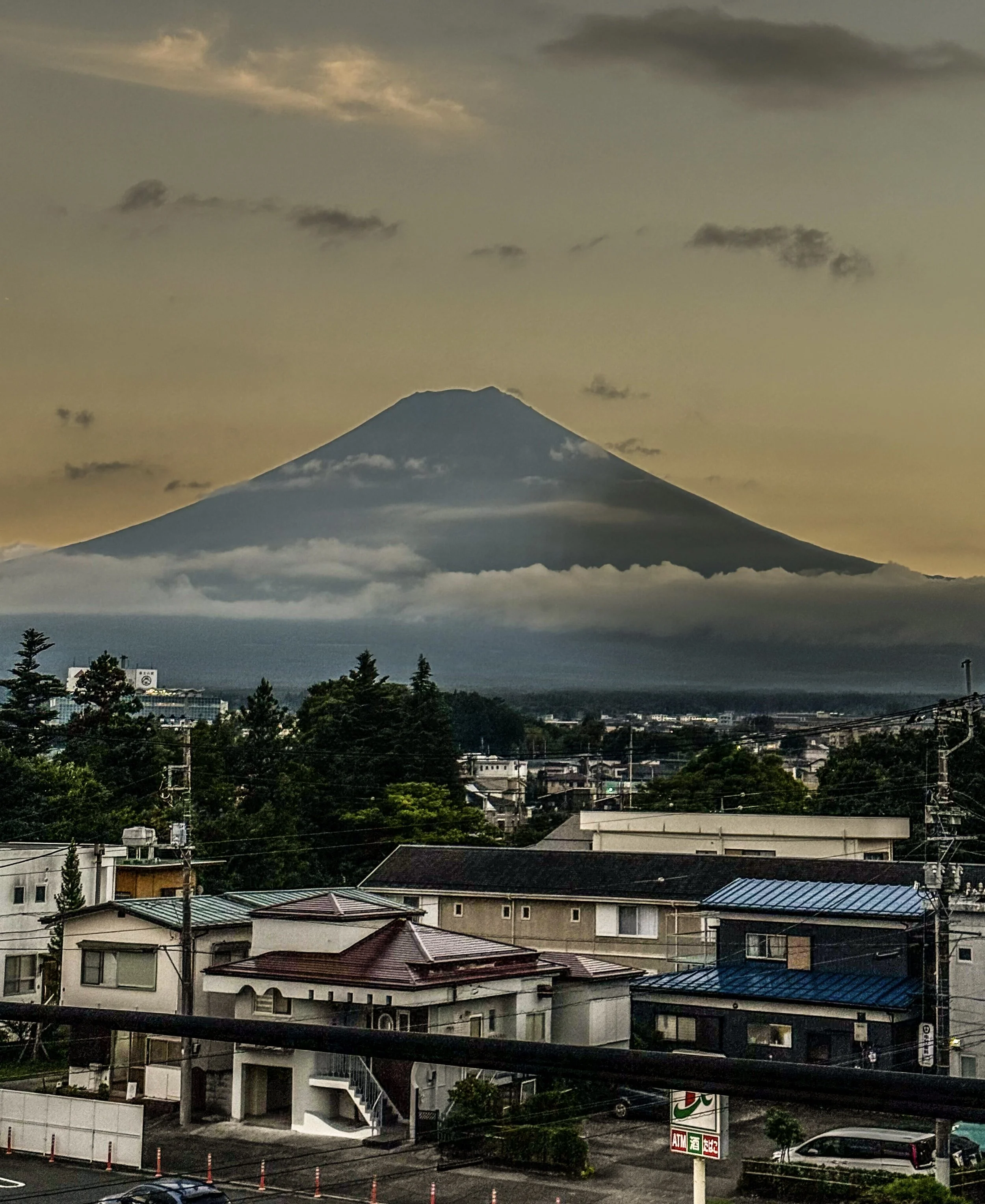 Mount Fuji: A Documentary Journey Through the Mist and Into the Dawn