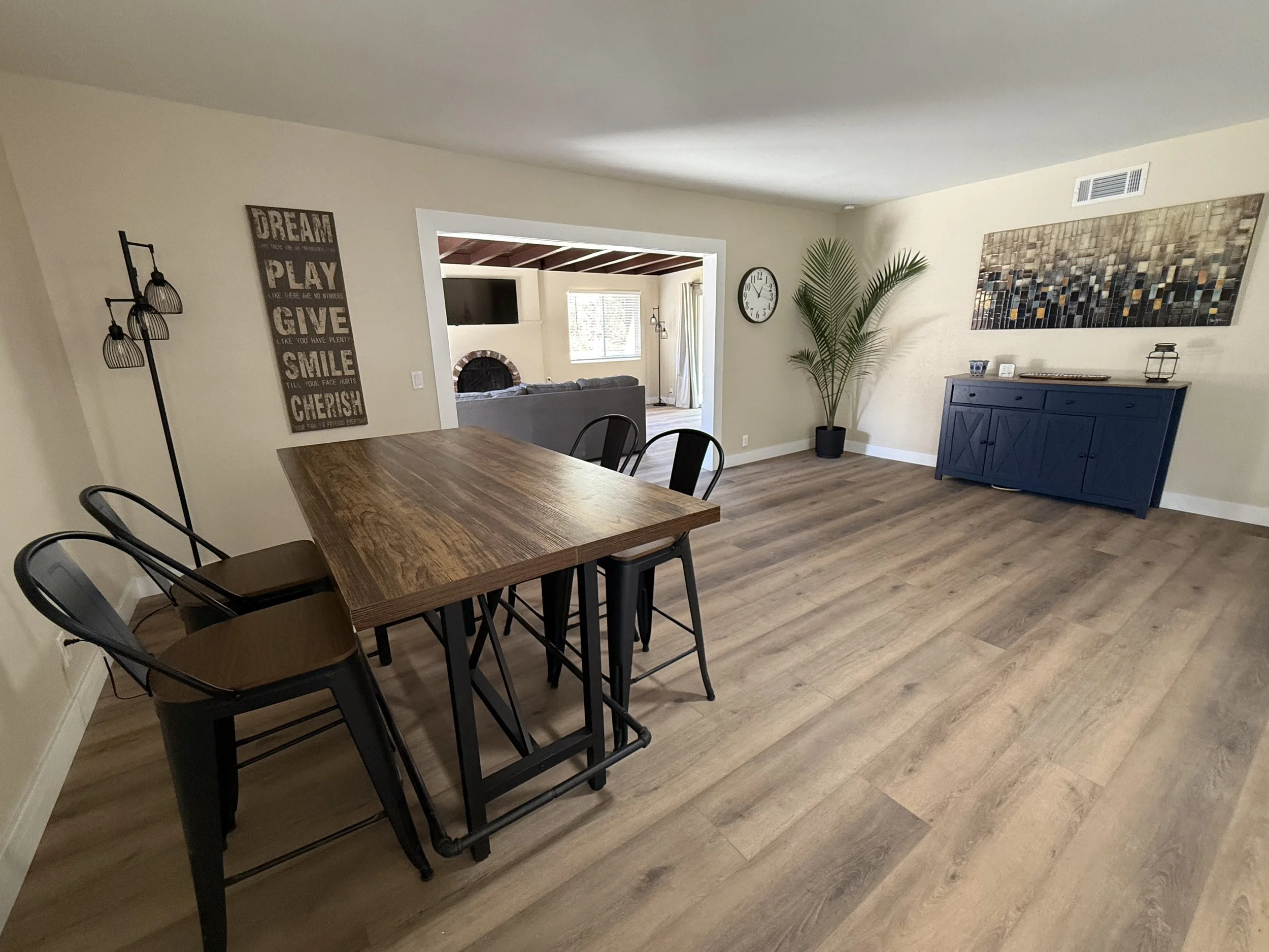 Dining room jh.jpeg
