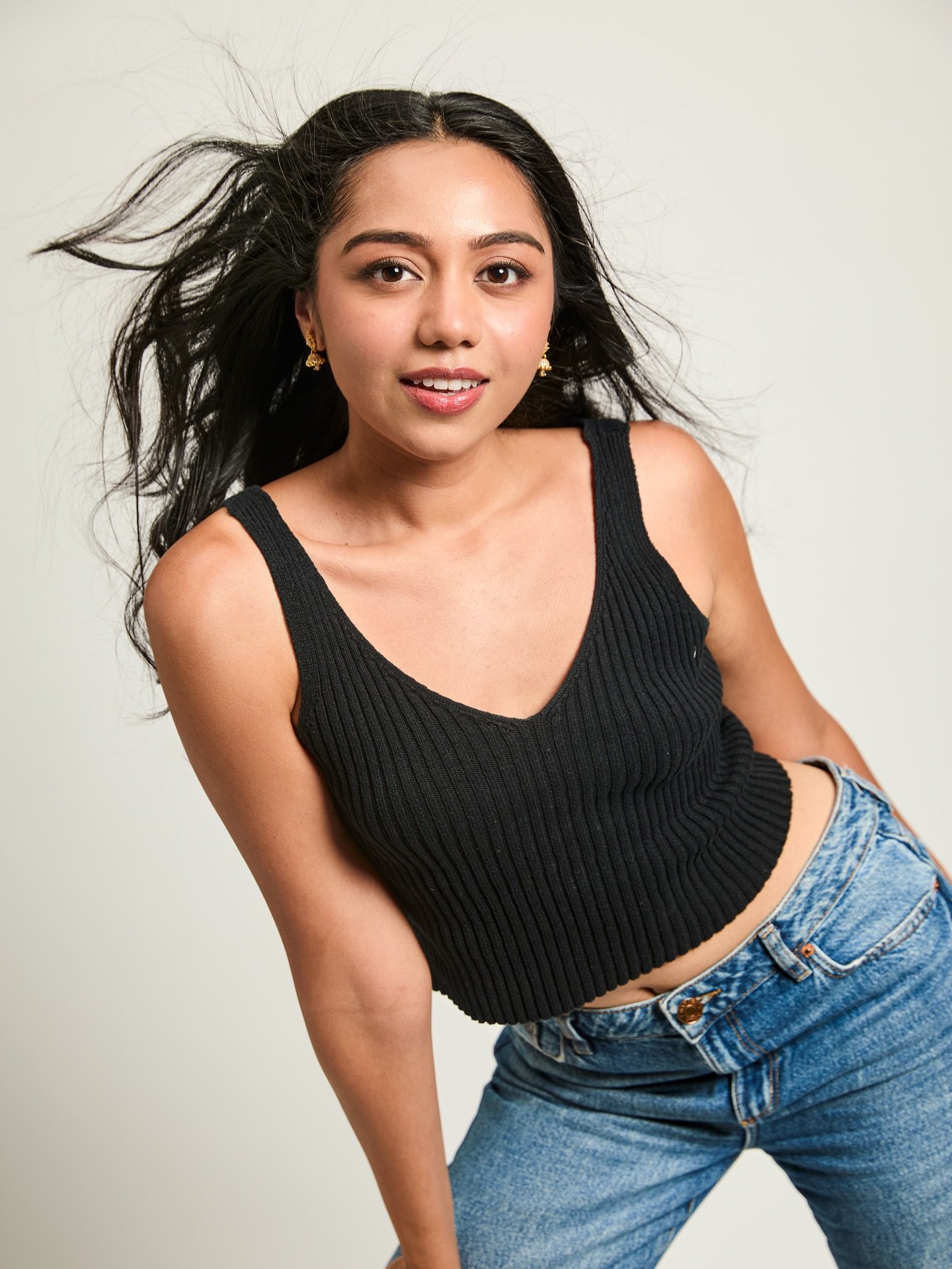 T-10 days 🤍

📸: @akshay_kerlekar 
💄: @makeupbynidhhikaushal