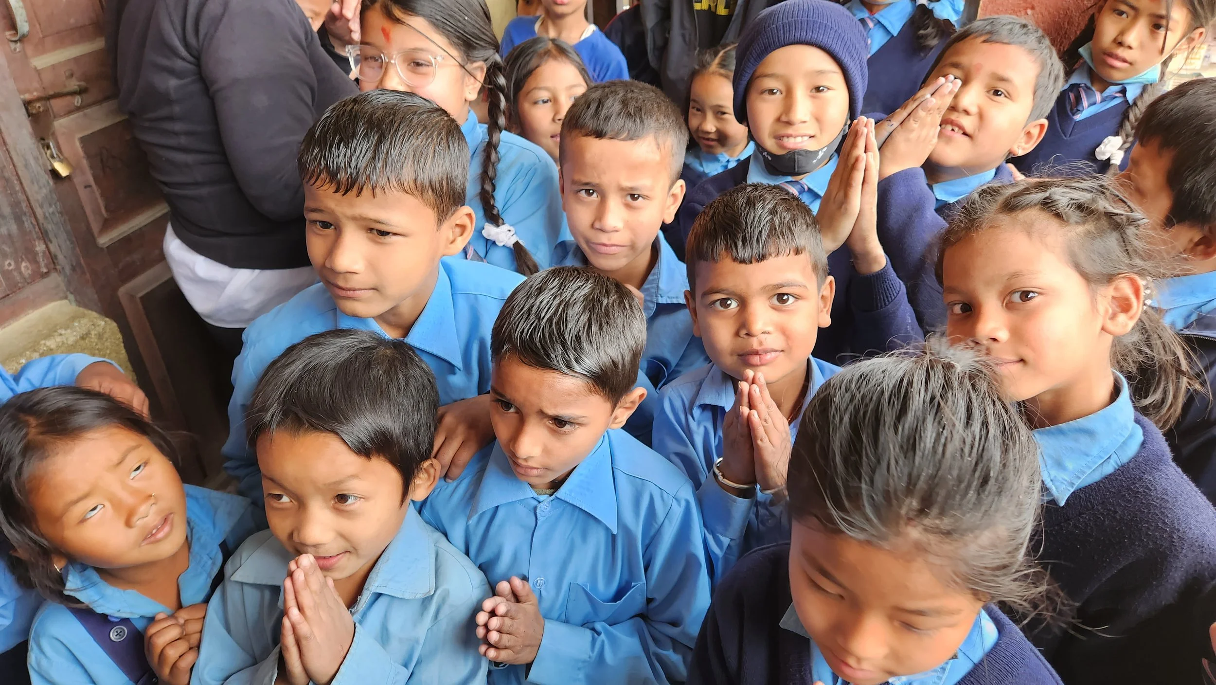 Gruppenbild von Schulkindern der Shree Mangal School