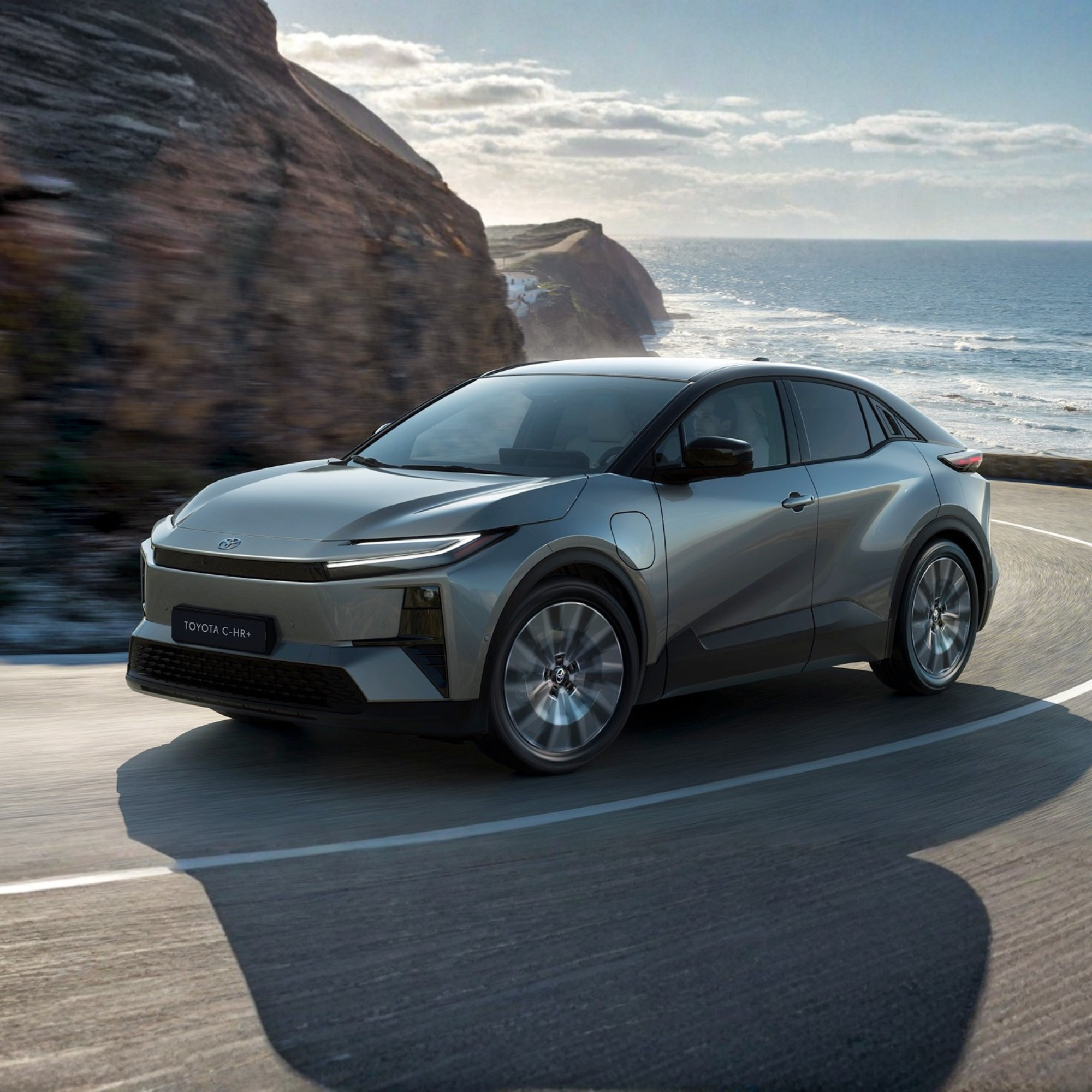 TOYOTA  C-HR+