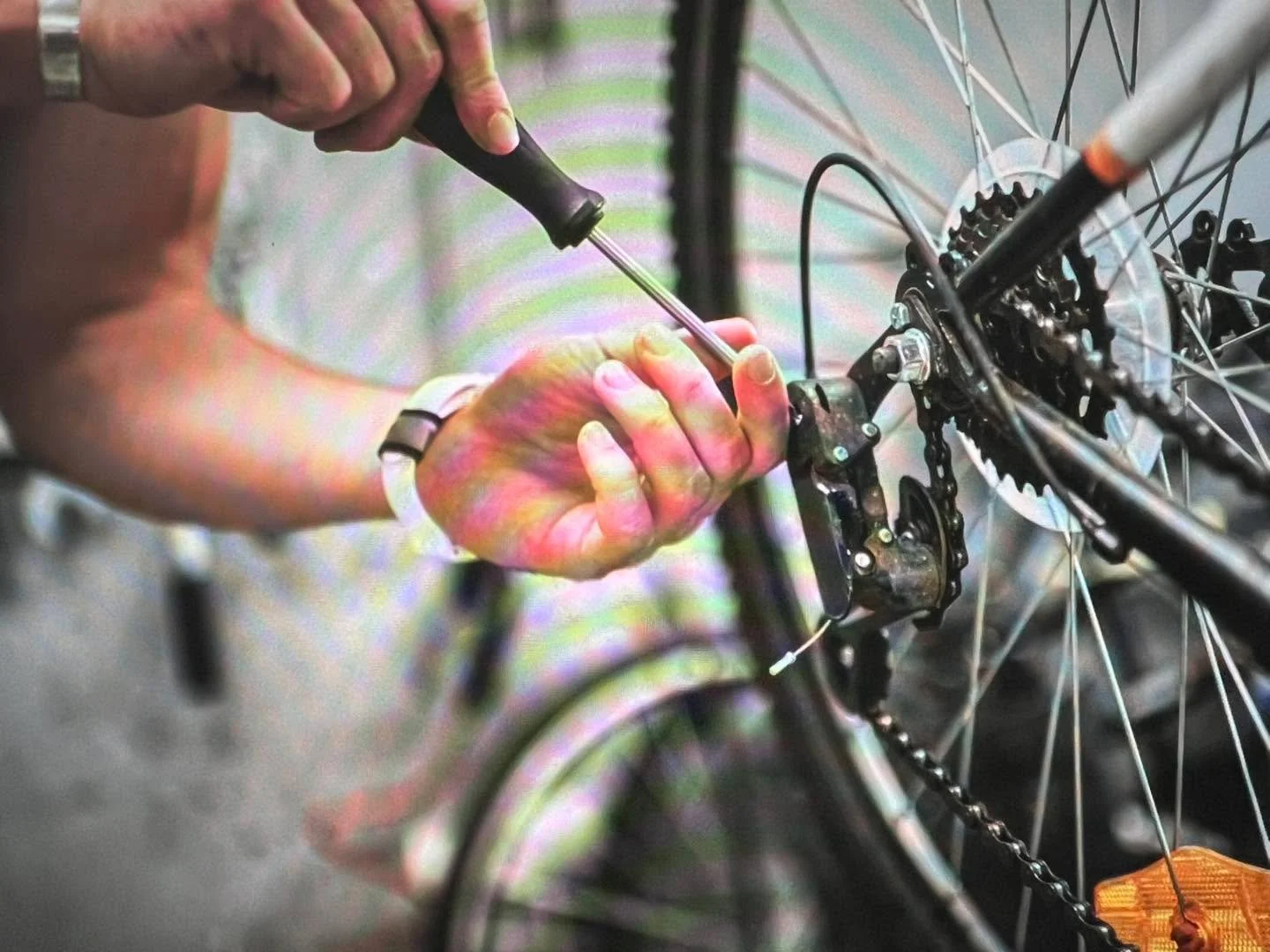 Dein Bike quietscht oder hat nen Platten Reifen?
Ich komm vorbei und bringe das wieder in Ordnung, kein Stress, kein Spaziergang neben deinem kaputten Fahrrad bis zur Werkstatt, kein zerlegen und im, zu kleinen Auto quetschen. 
Einfach, bequem und g&