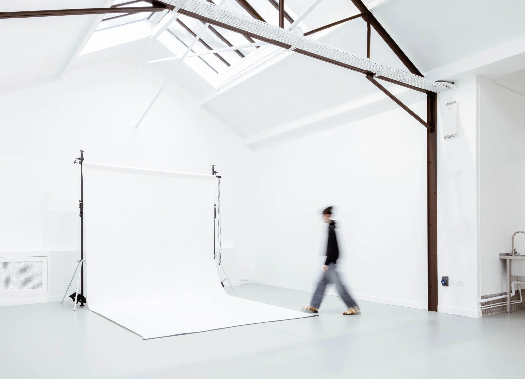 studio bisou, studio photo à saint-denis, stratégie commerciale et communication