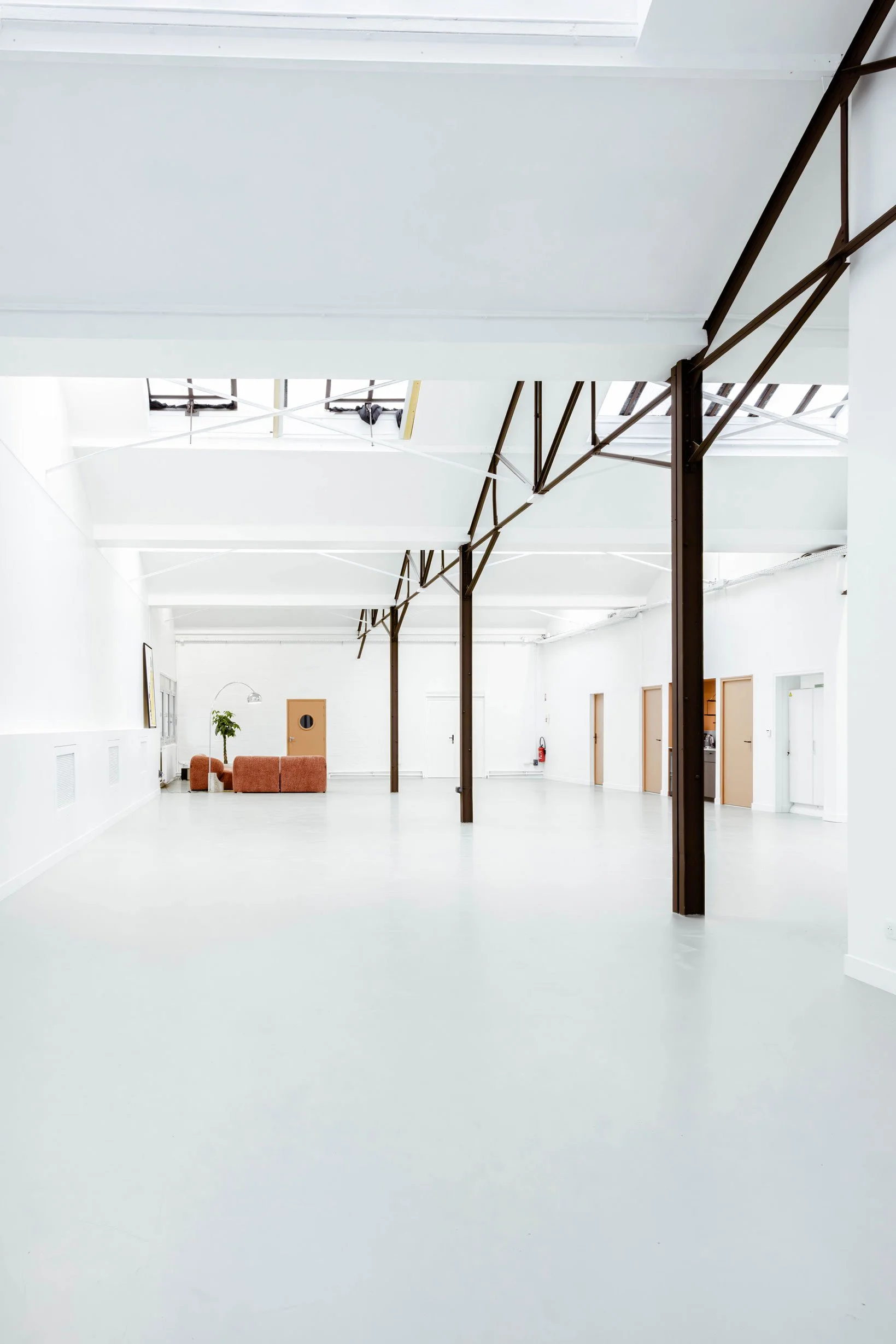 studio bisou, studio photo à saint-denis, stratégie commerciale et communication