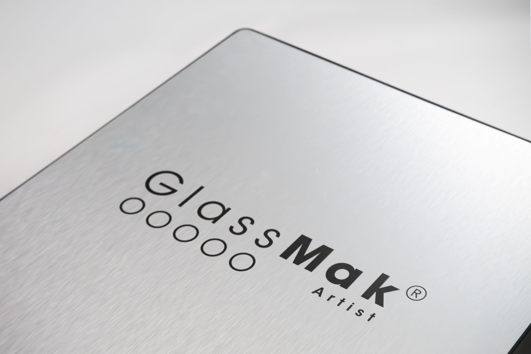 glassmak, miroirs led et sacs professionnels pour makeup artists et hair stylists, stratégie de marque et positionnement