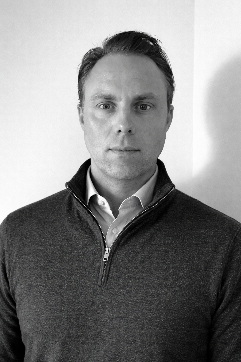 Black and white portrait of Lars Vink, founder of Over Oceans Yacht Interiors Projects & Management.