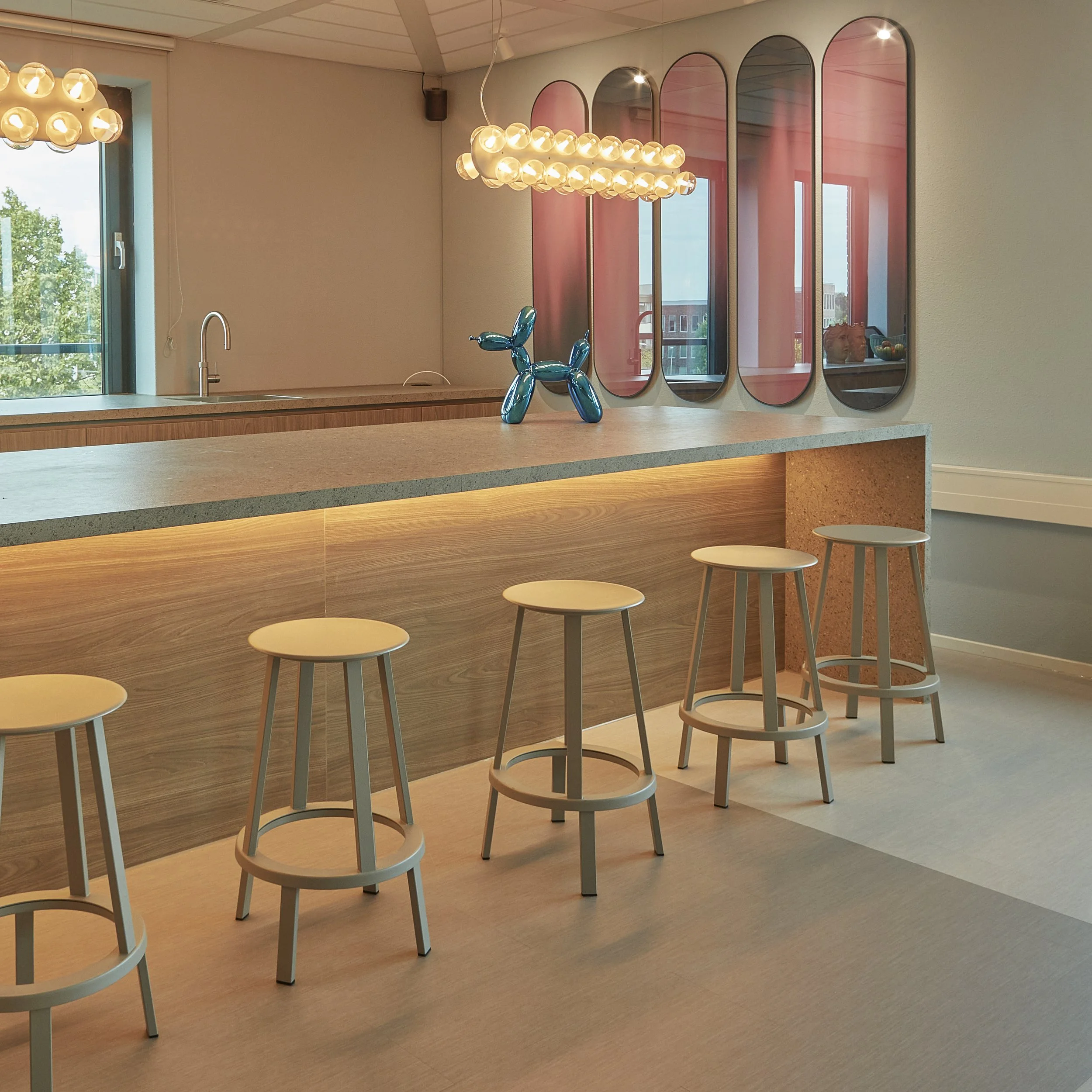 low 231018-SMT15485.jpeg