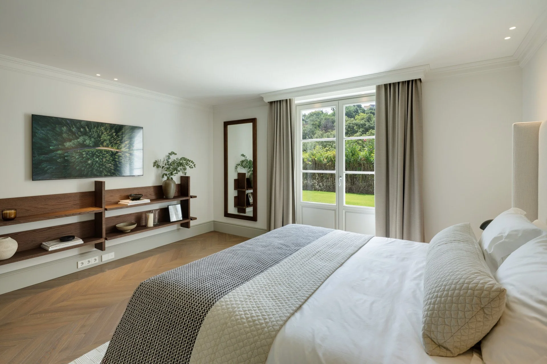 Marbella beachfront villas