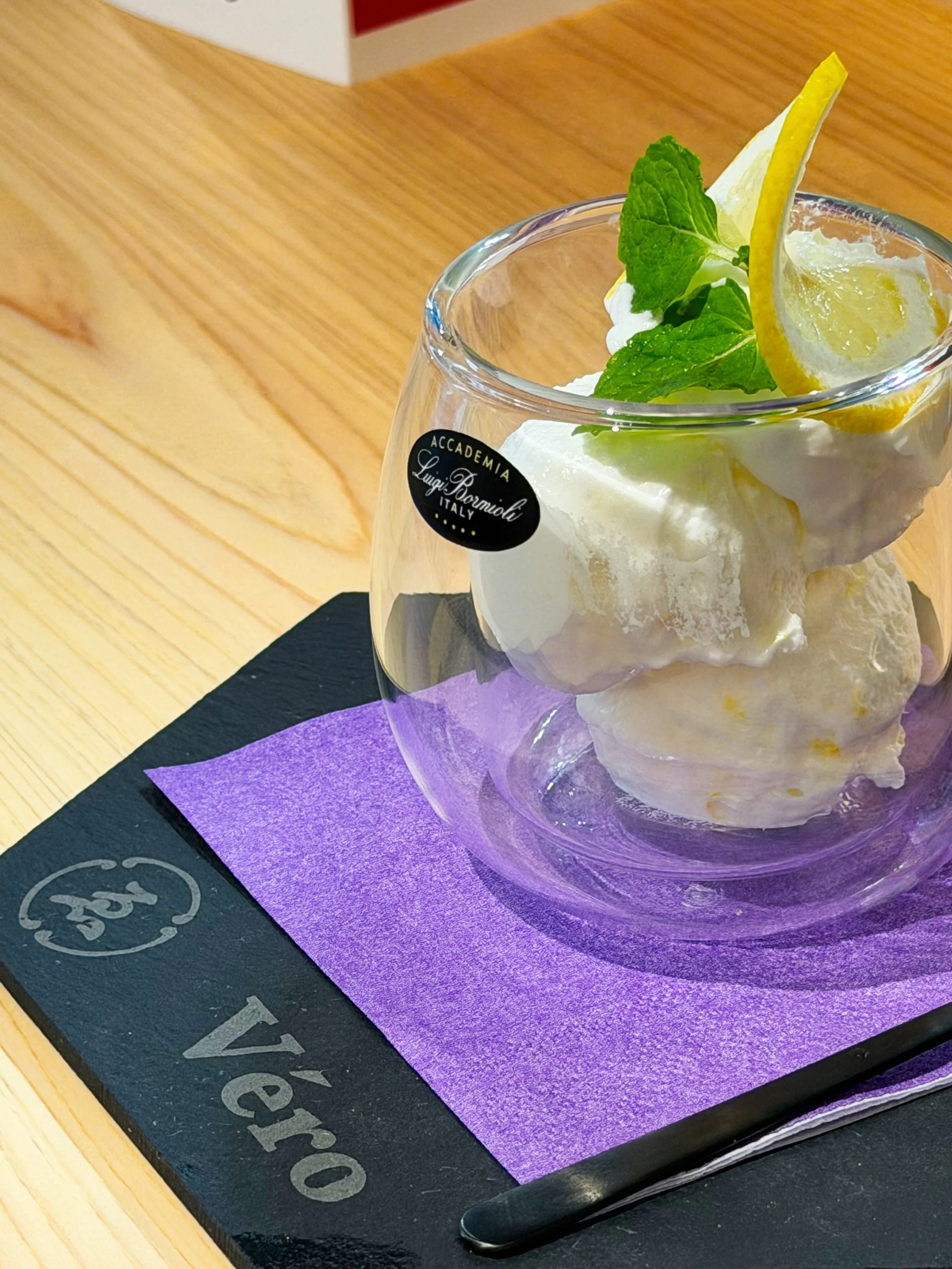 爽やかなSorbetto al Limone！
自家製Sorbettoとはジェラートとかき氷の間がある食感のデザートです。
ぜひお試してください！
#popup #自家製 #イタリア料理 #sorbetto #本場