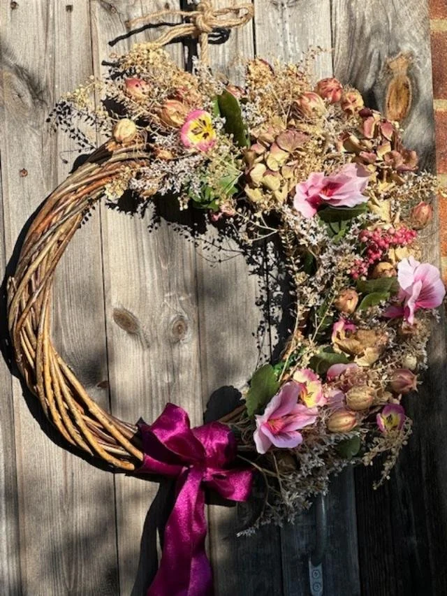 How to arrange flowers using the grid technique