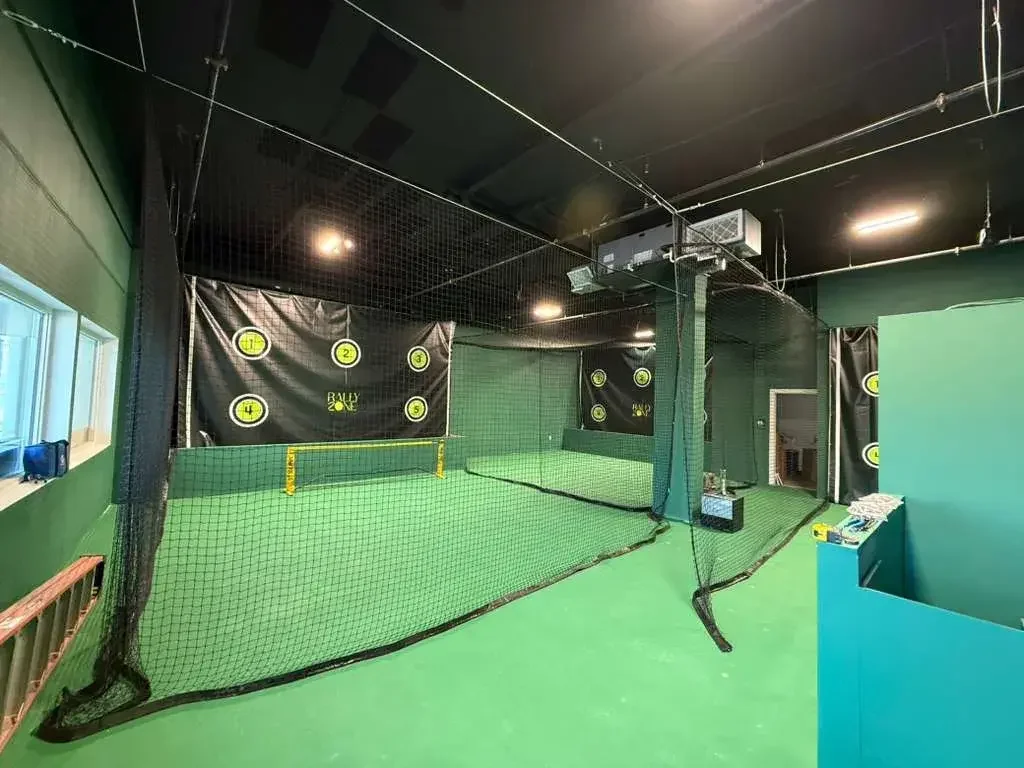 indoor tennis epoxy floor.webp