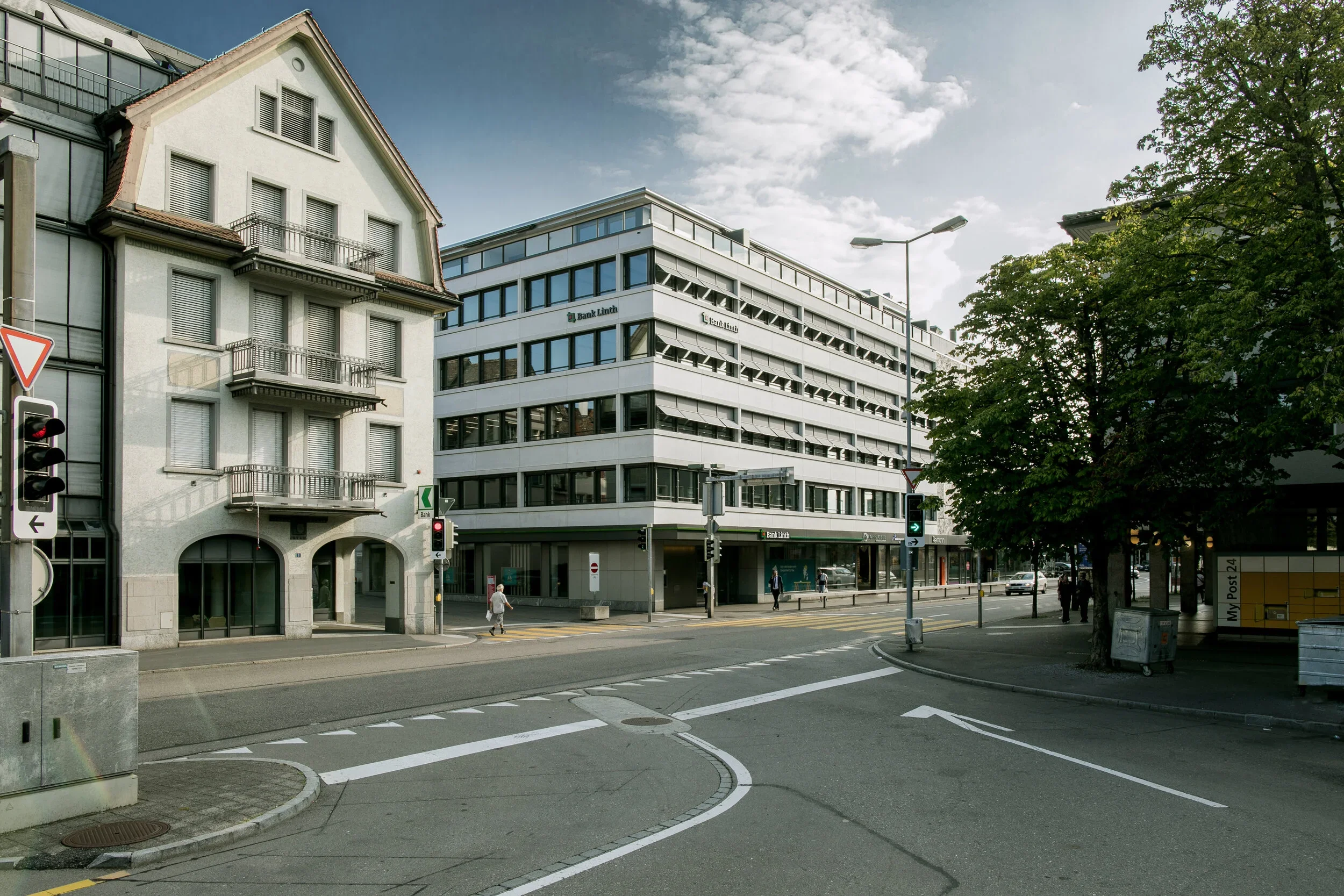 180820_Bank+Linth+Rapperswil_Fassade_V2_Bildnachweis+David+Biedert.jpg.webp