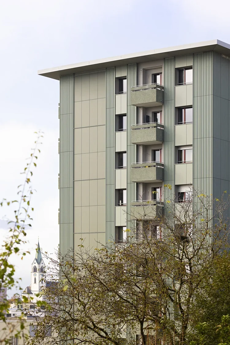 Hohes_Haus_Jona_S2A6798.webp